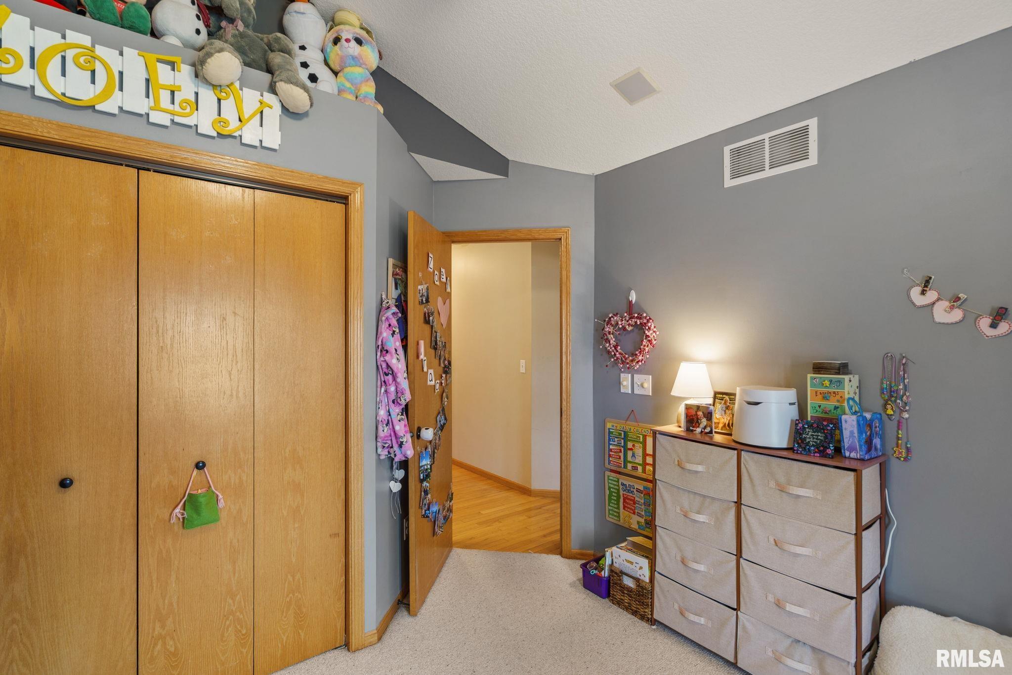 2025 Ashford Road, Bettendorf, Iowa image 21