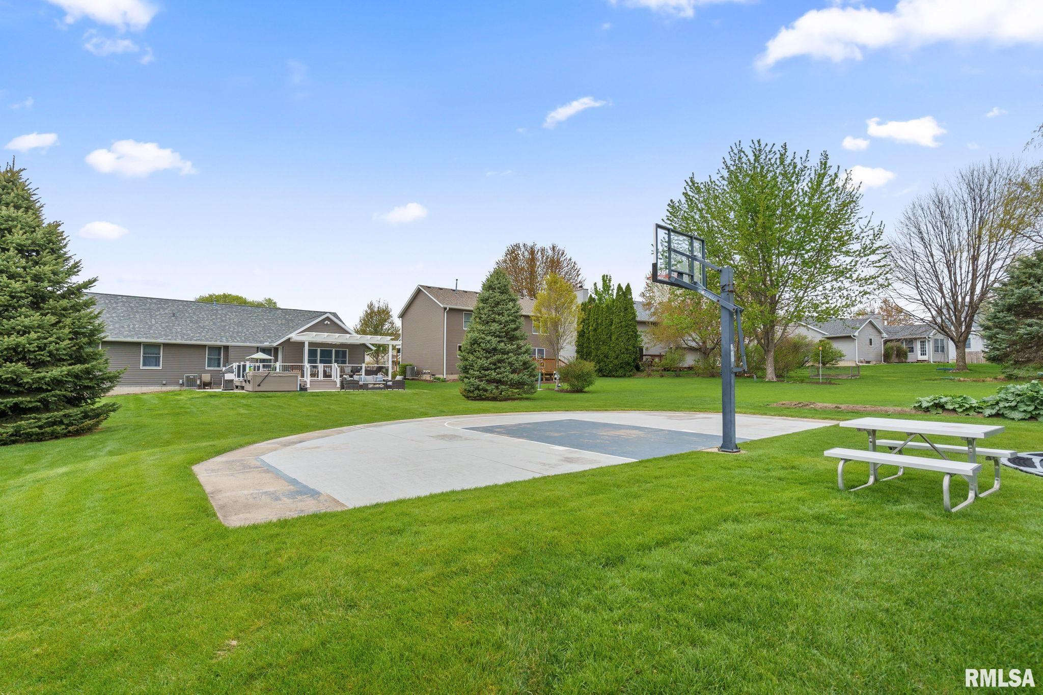 2025 Ashford Road, Bettendorf, Iowa image 39