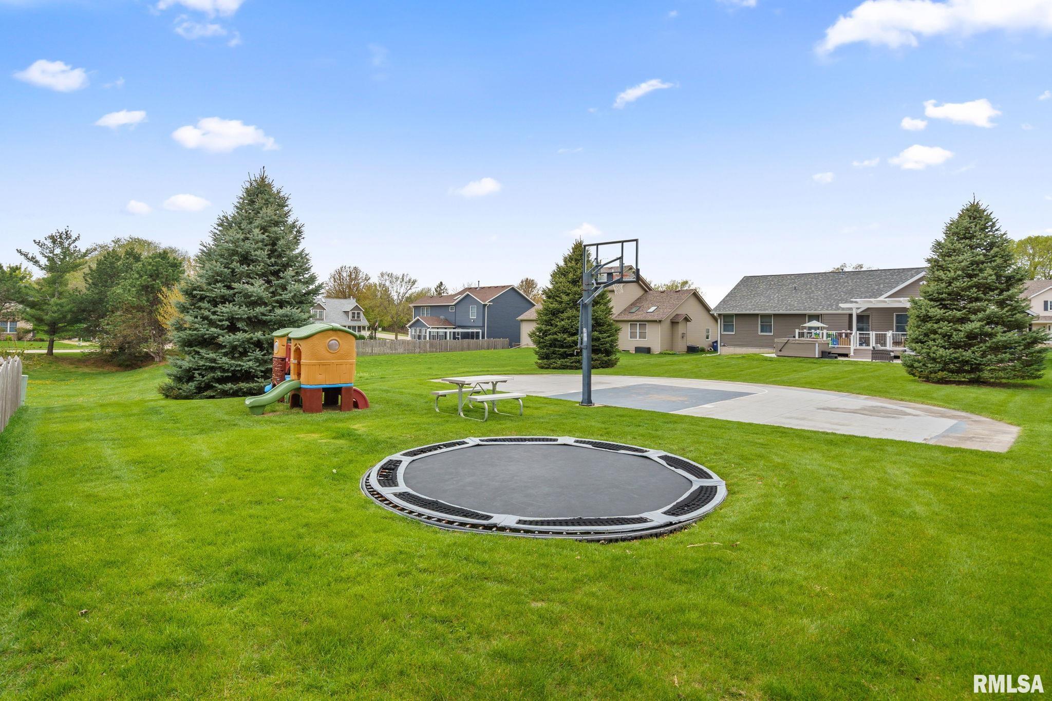 2025 Ashford Road, Bettendorf, Iowa image 40