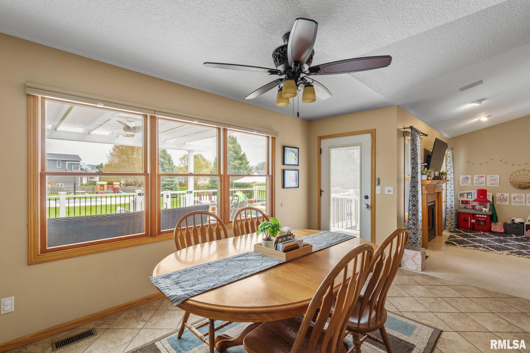 2025 Ashford Road, Bettendorf, Iowa image 10