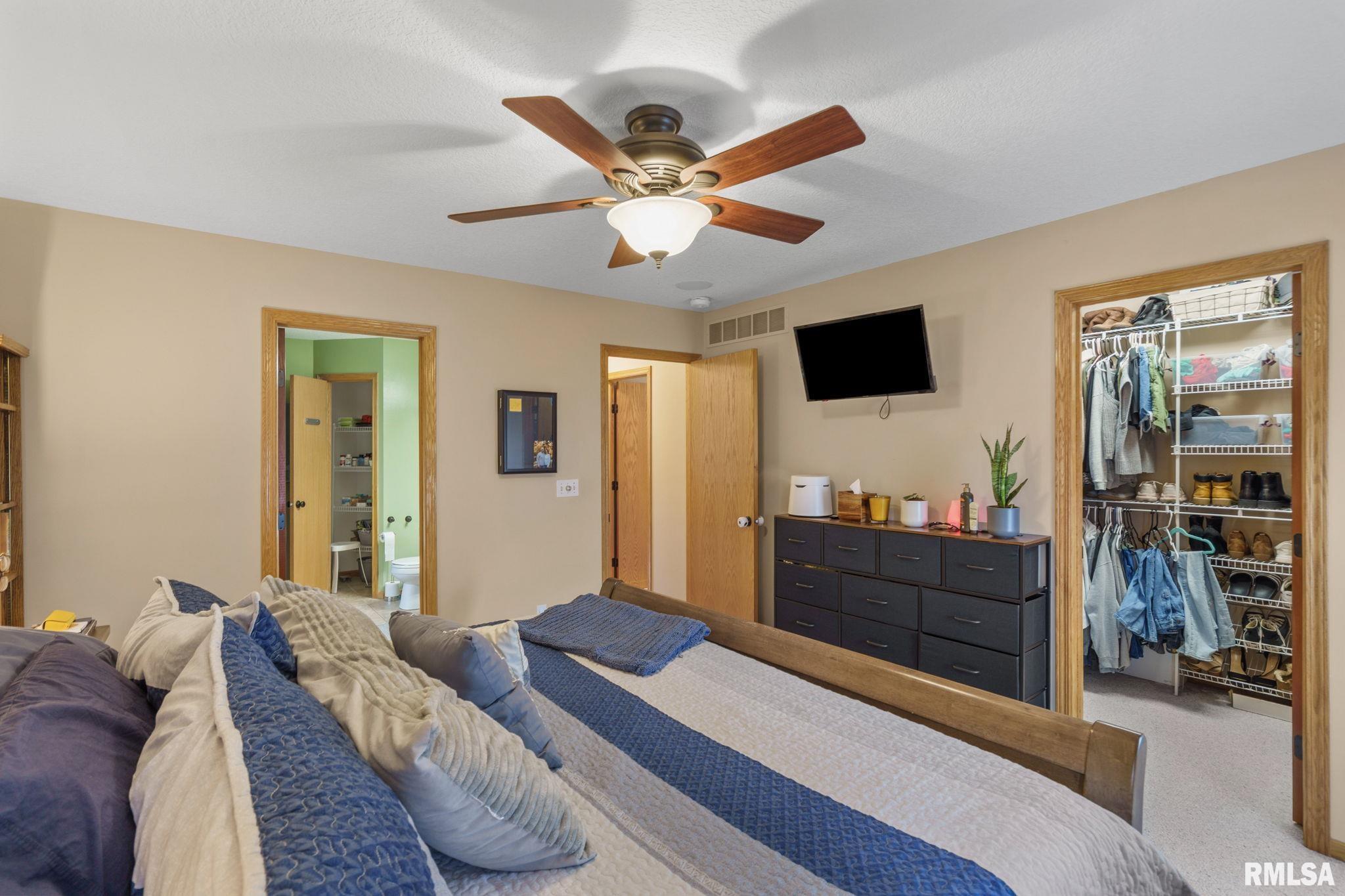 2025 Ashford Road, Bettendorf, Iowa image 17