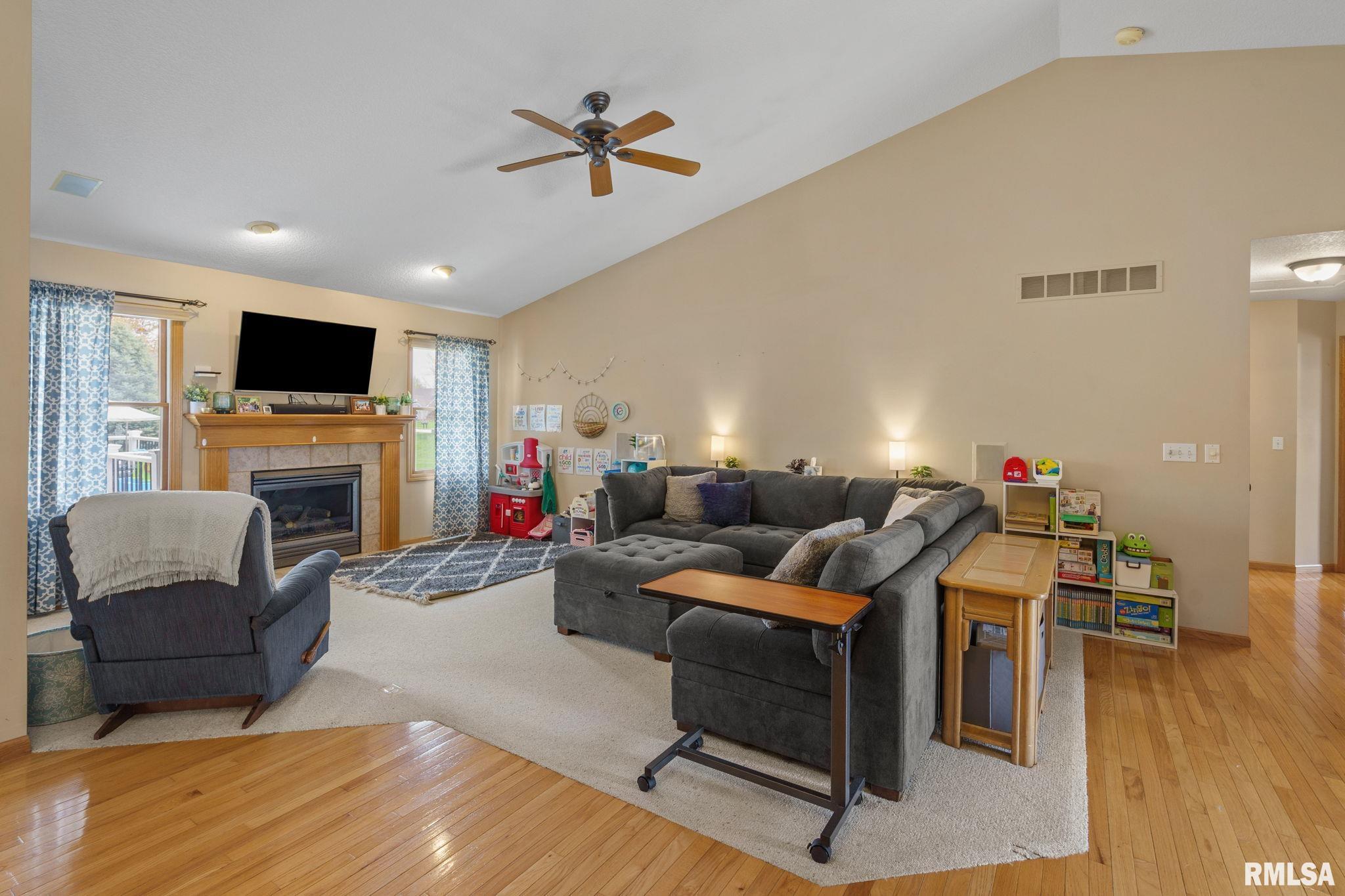 2025 Ashford Road, Bettendorf, Iowa image 7