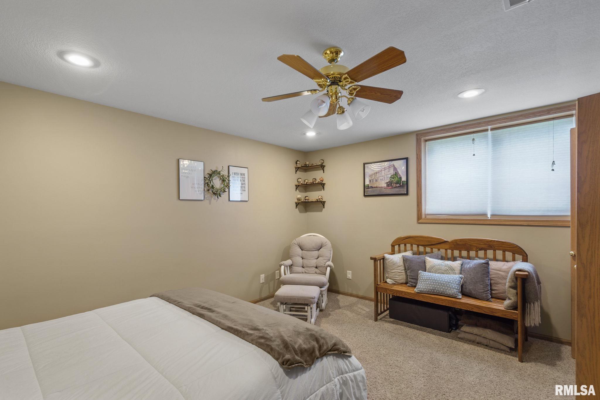 2025 Ashford Road, Bettendorf, Iowa image 28