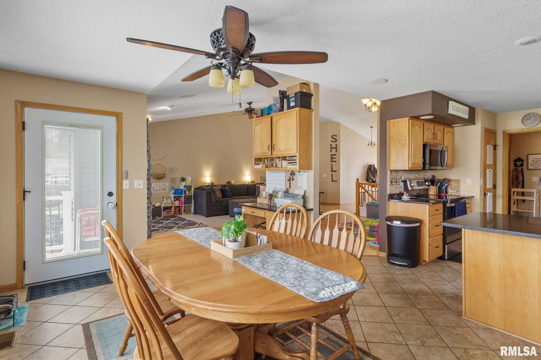 2025 Ashford Road, Bettendorf, Iowa image 11