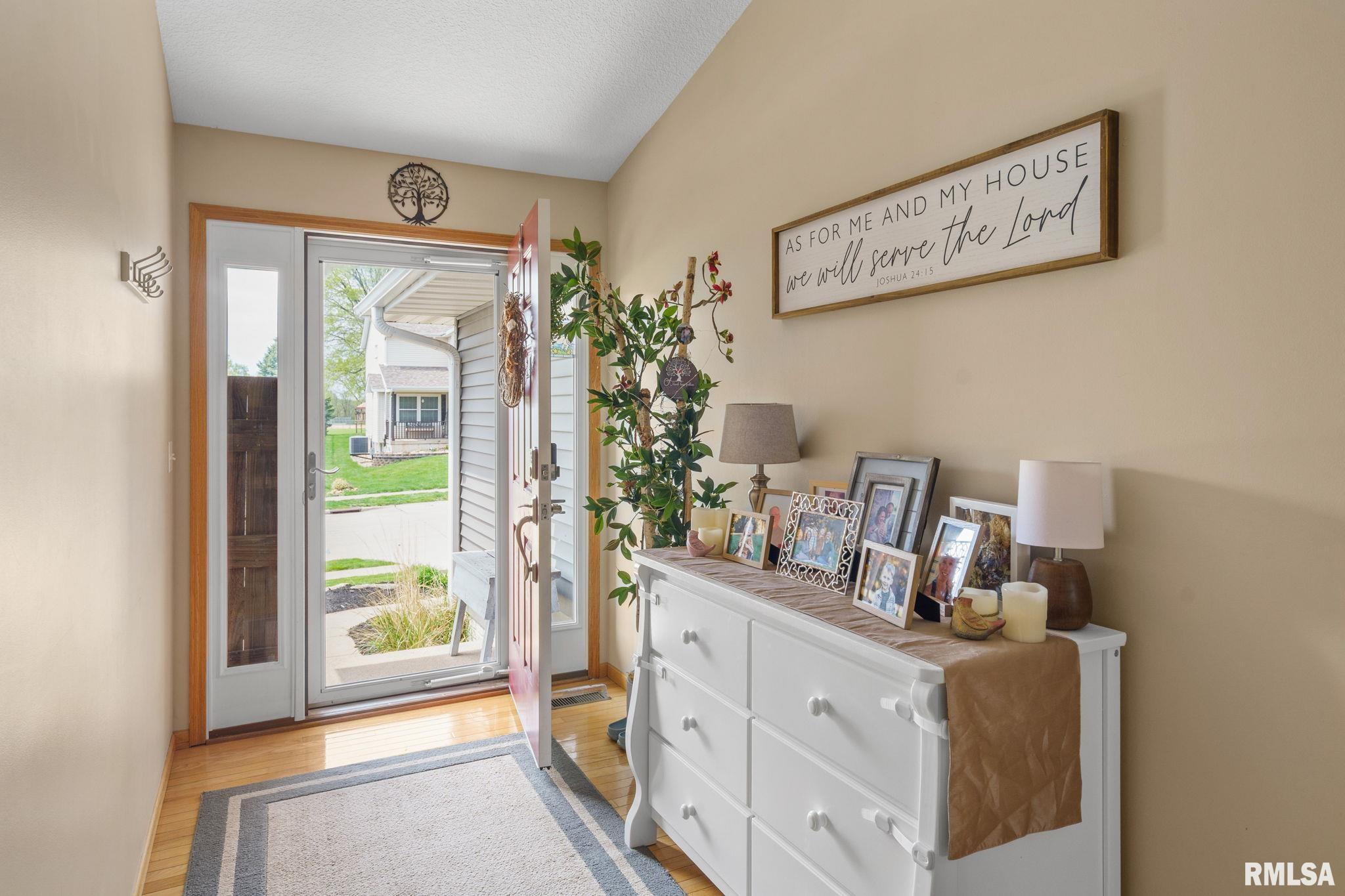 2025 Ashford Road, Bettendorf, Iowa image 4