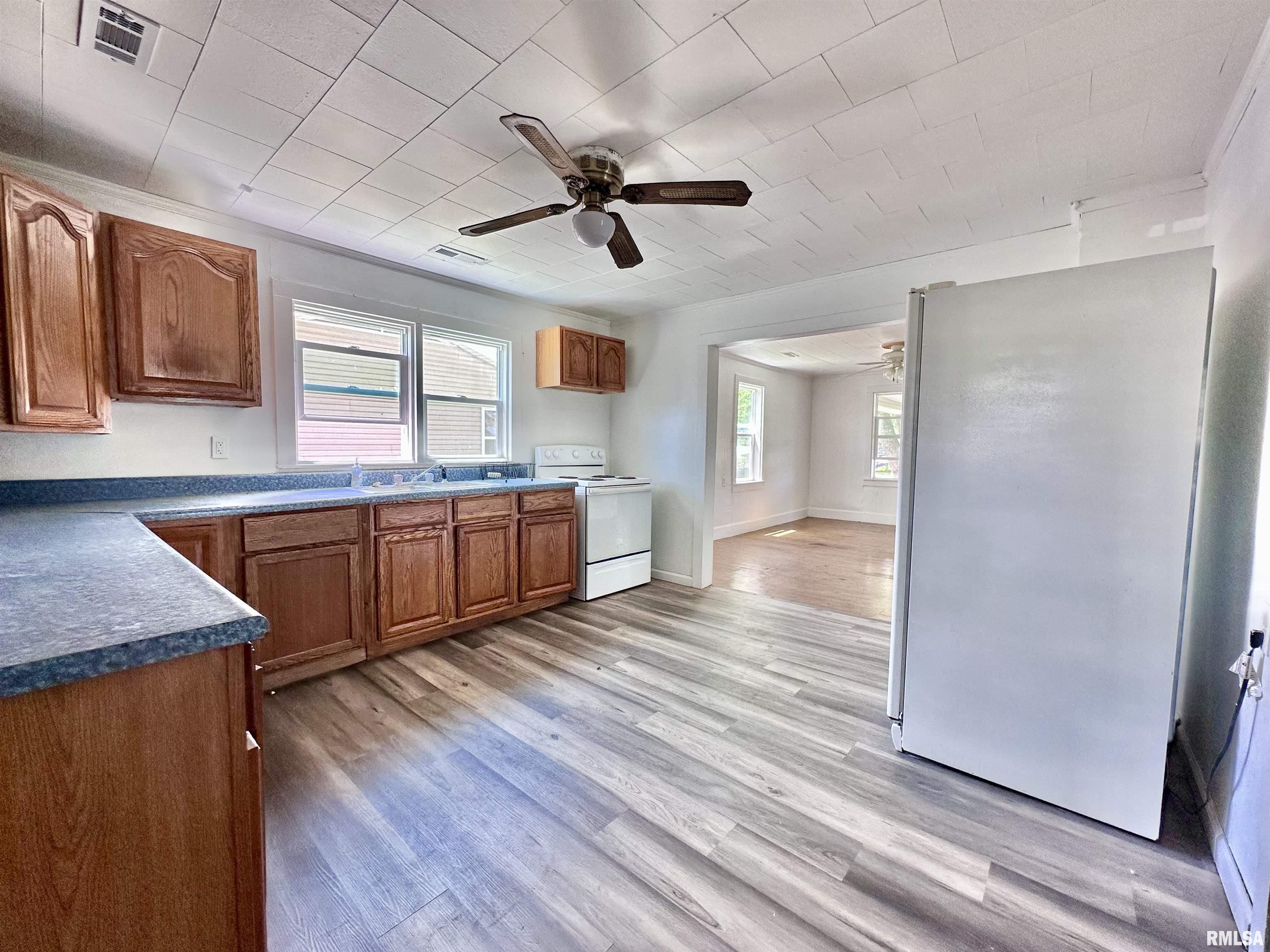 329 N Broadway Street, Goreville, Illinois image 8