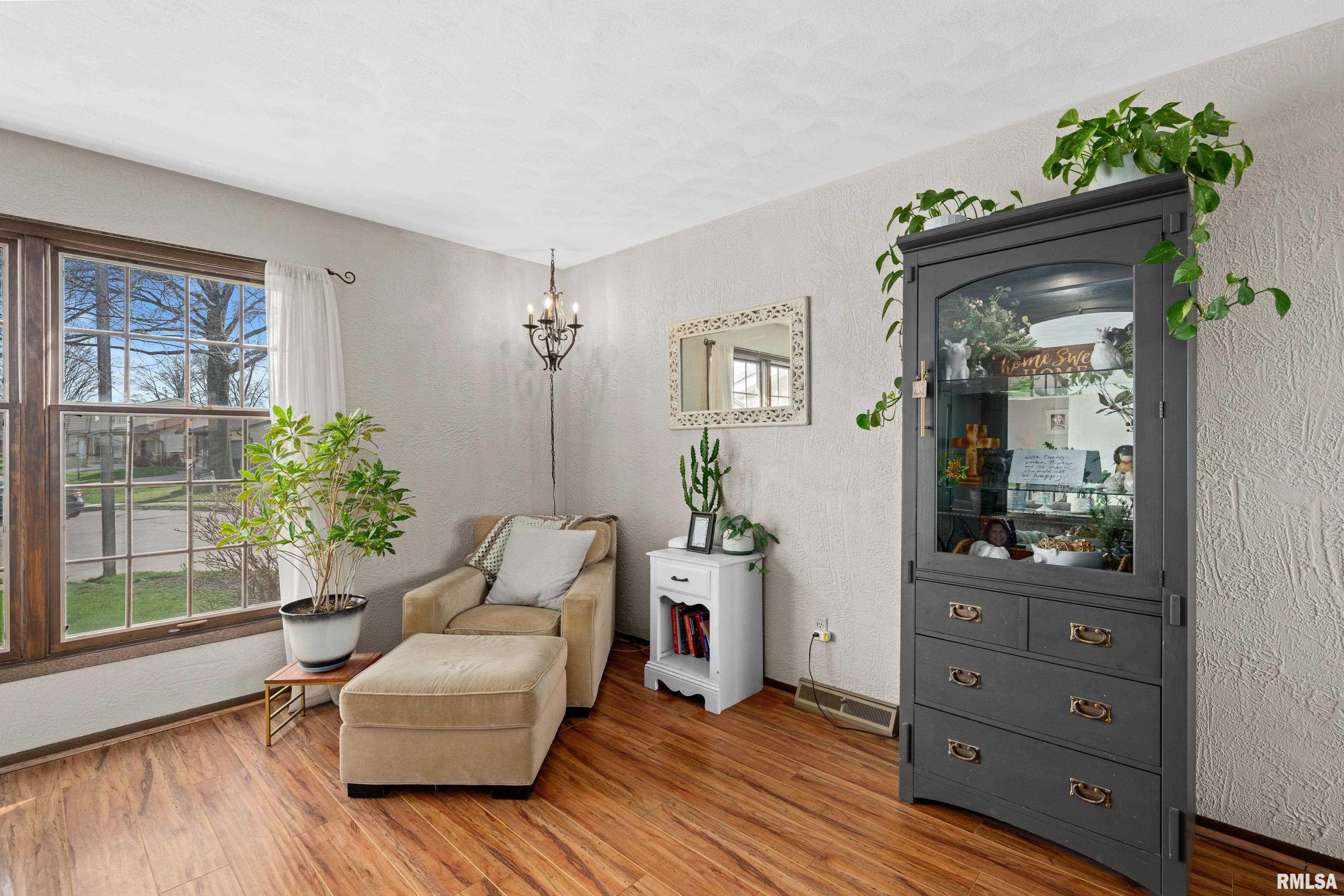 1702 54th Street Court, Moline, Illinois image 5
