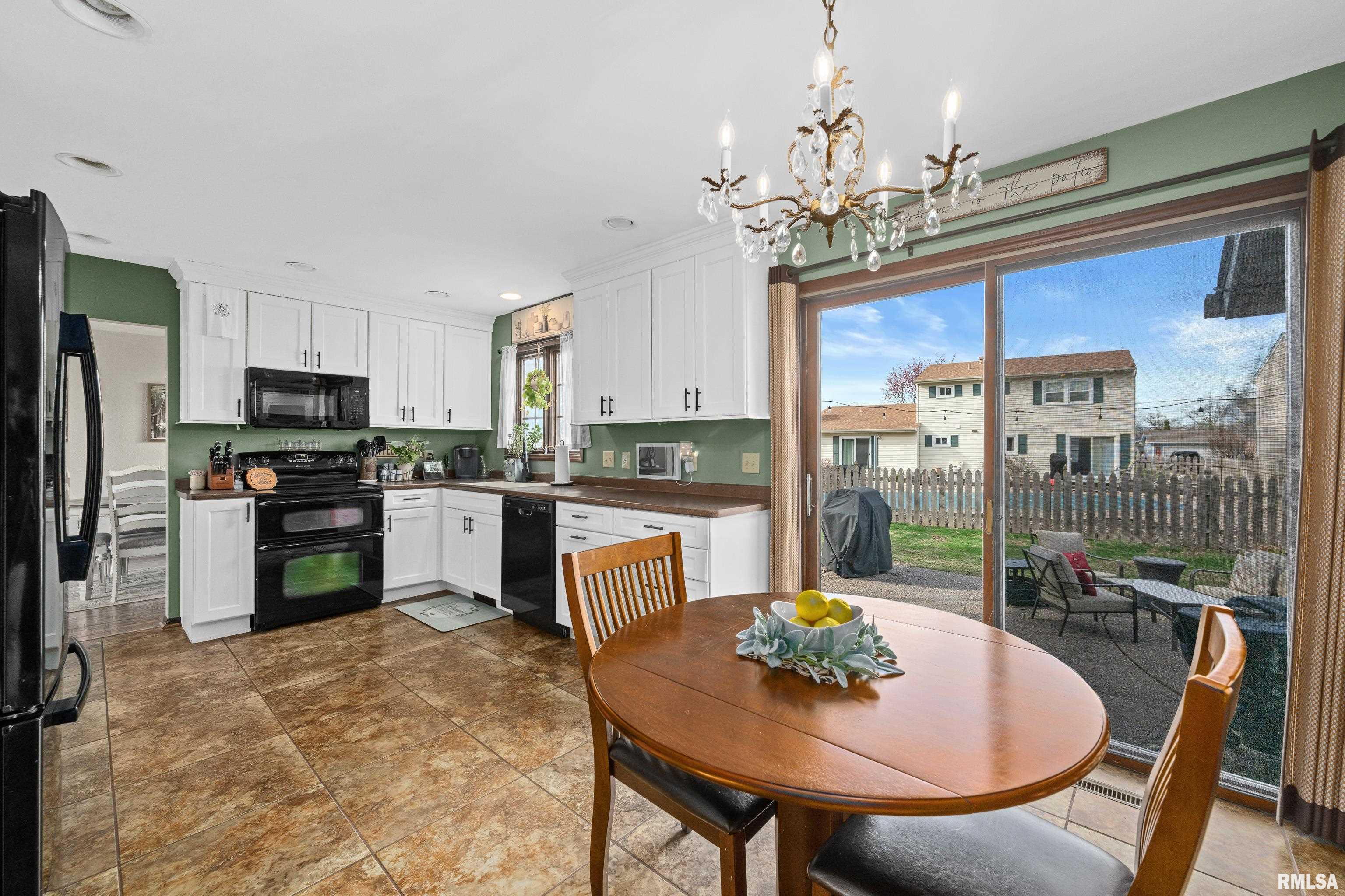 1702 54th Street Court, Moline, Illinois image 12