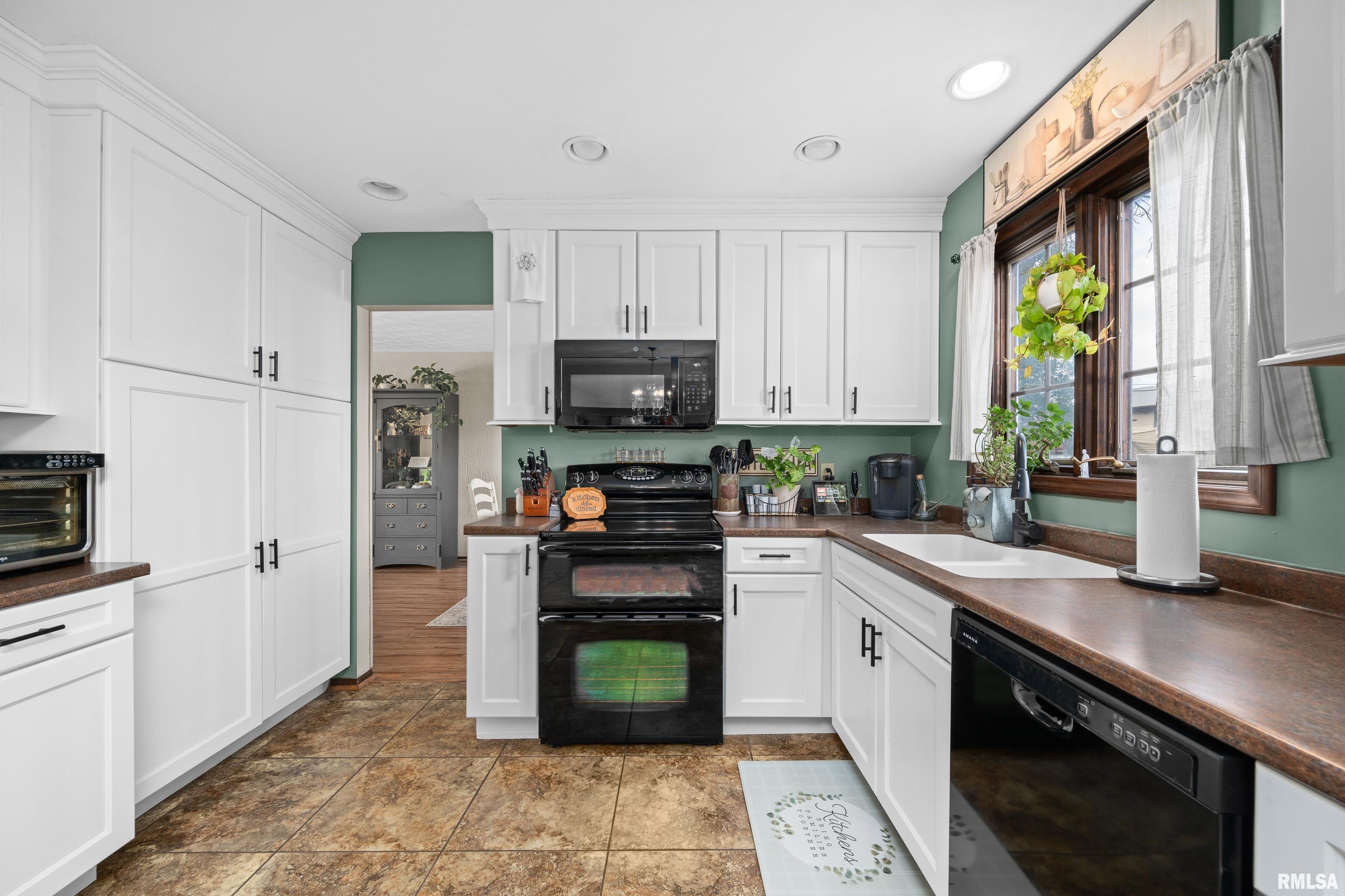 1702 54th Street Court, Moline, Illinois image 10
