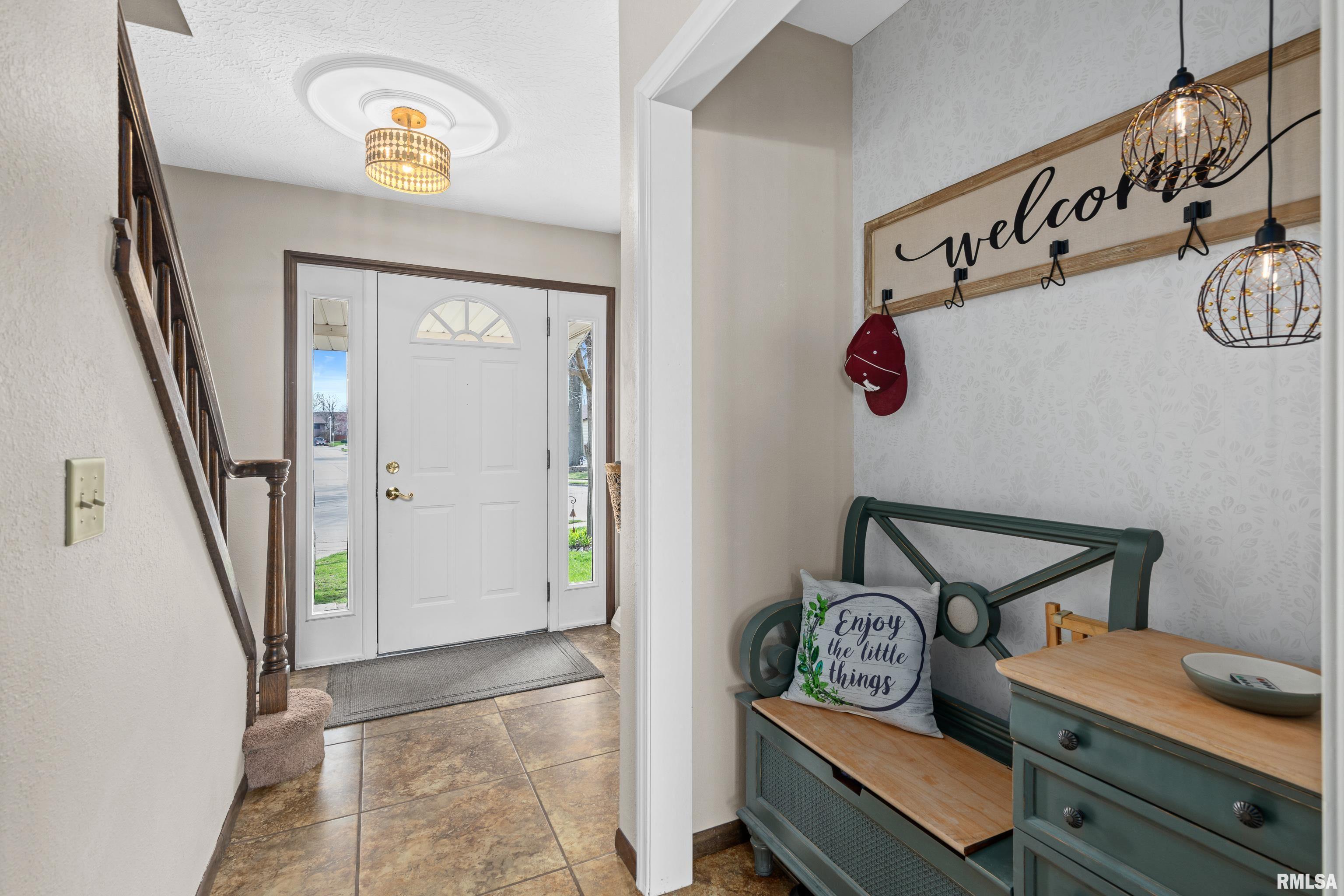 1702 54th Street Court, Moline, Illinois image 3