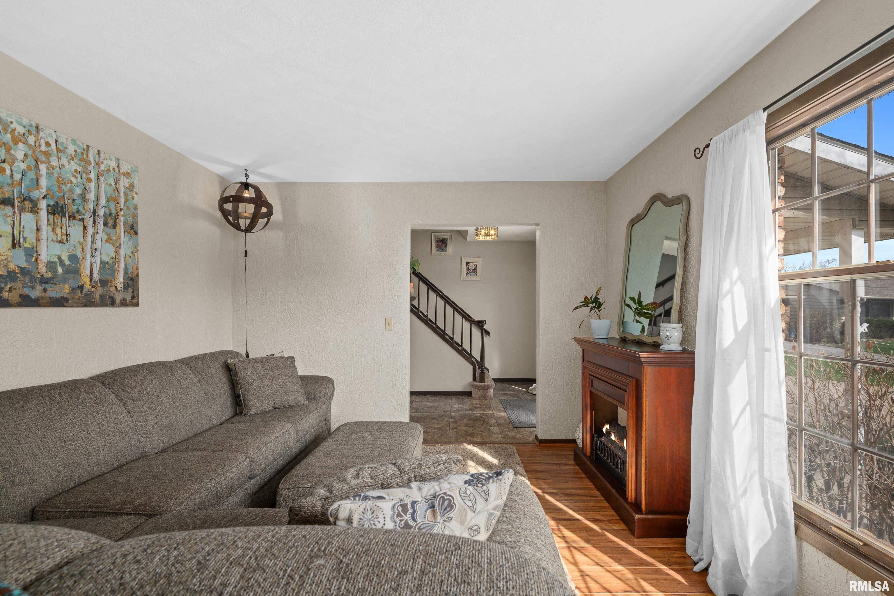 1702 54th Street Court, Moline, Illinois image 7