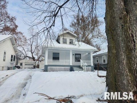 Homes For Sale - 2516 S 10th Street<br/> Springfield, IL 62703