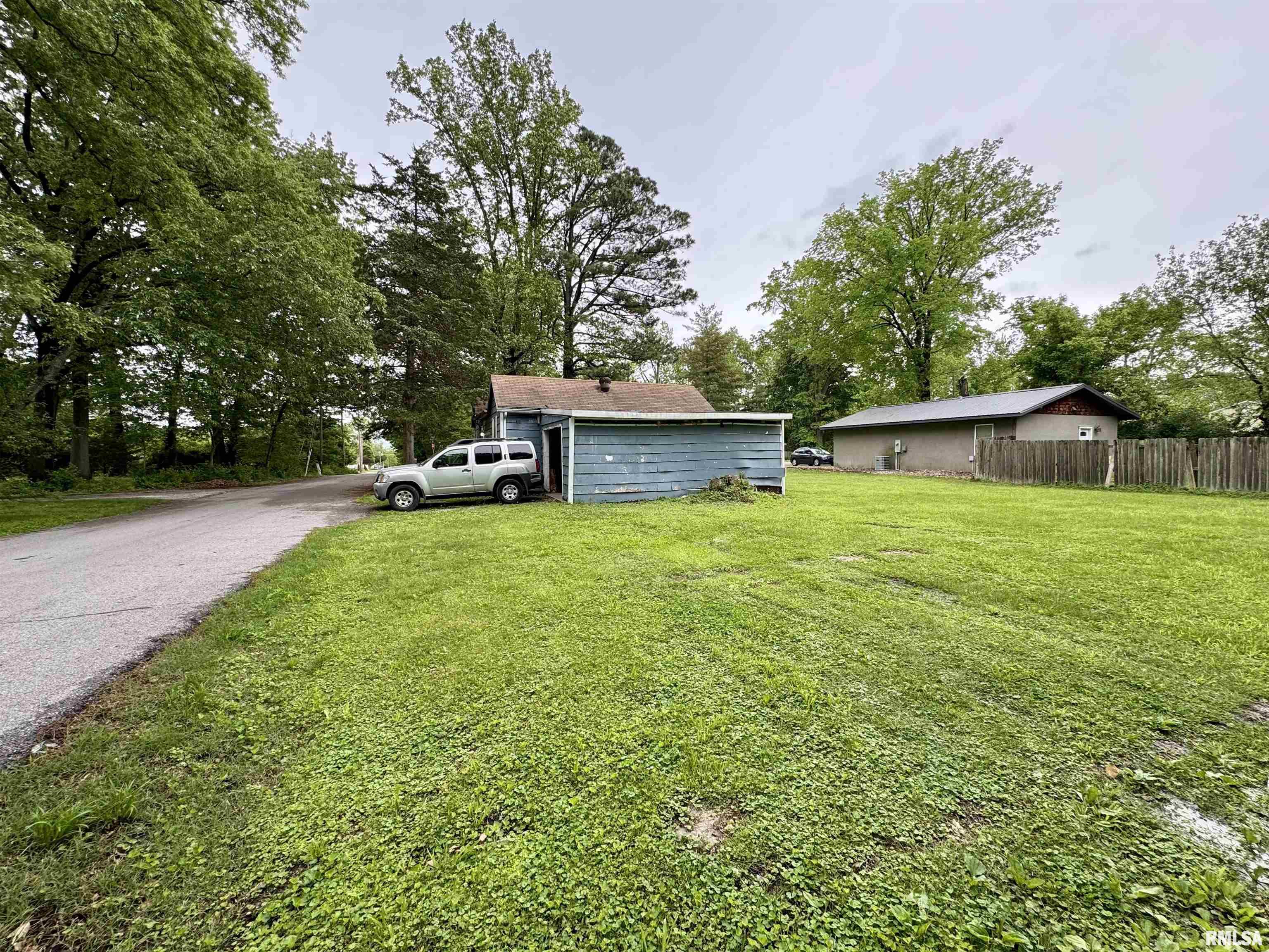 822 W Kennicott Street, Carbondale, Illinois image 2