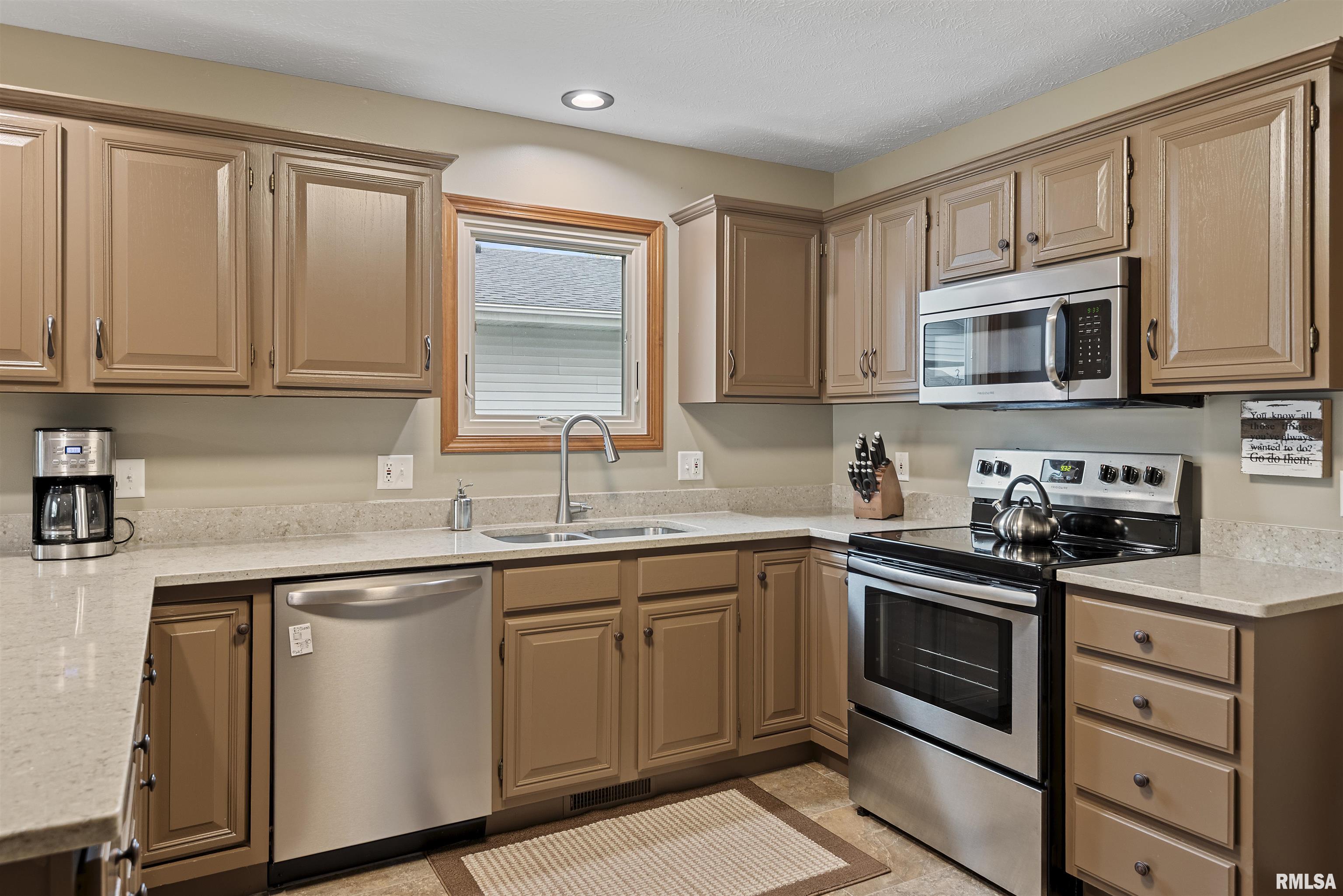 1500 Coralberry Court, Springfield, Illinois image 11