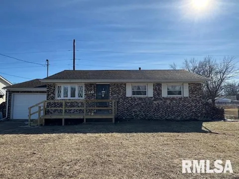 MLS: QC4260094