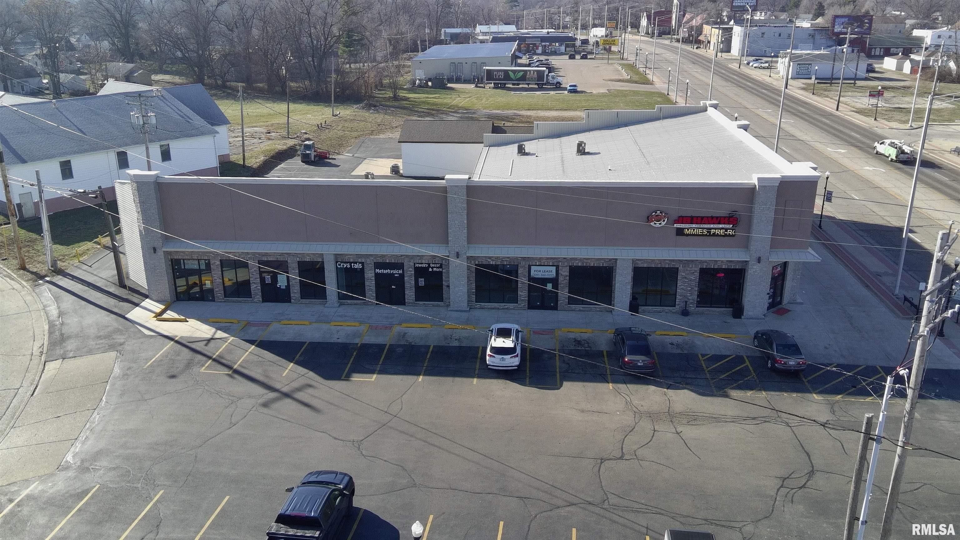Photo 1 of 9 — 216 N MAIN Street F, Creve Coeur, IL 61610