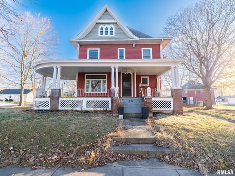 Homes For Sale - 502 W 4th Street<br/> Tazewell County, Delavan, IL 61734
