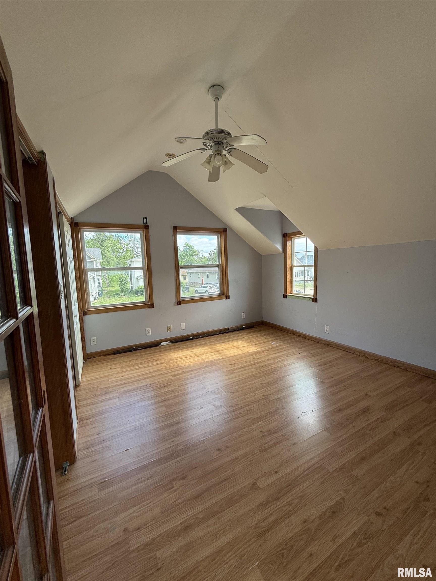 237 1st Avenue, Clinton, Iowa image 14