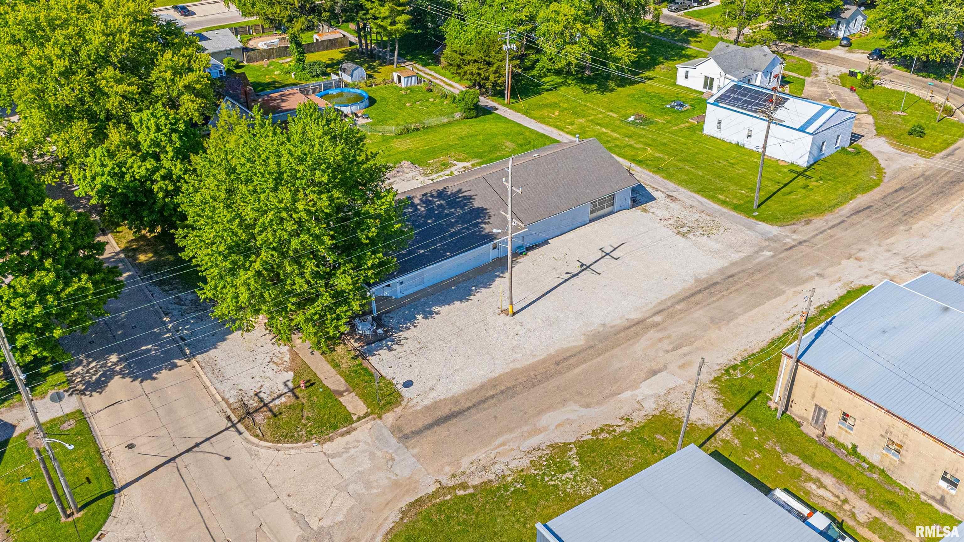 Photo 1 of 10 — 423 S WASHINGTON Street, Mt Pulaski, IL 62548