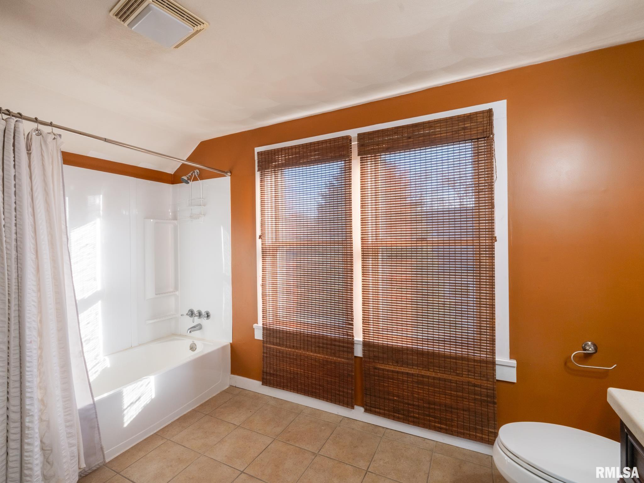 607 Pekin Avenue, East Peoria, Illinois image 36