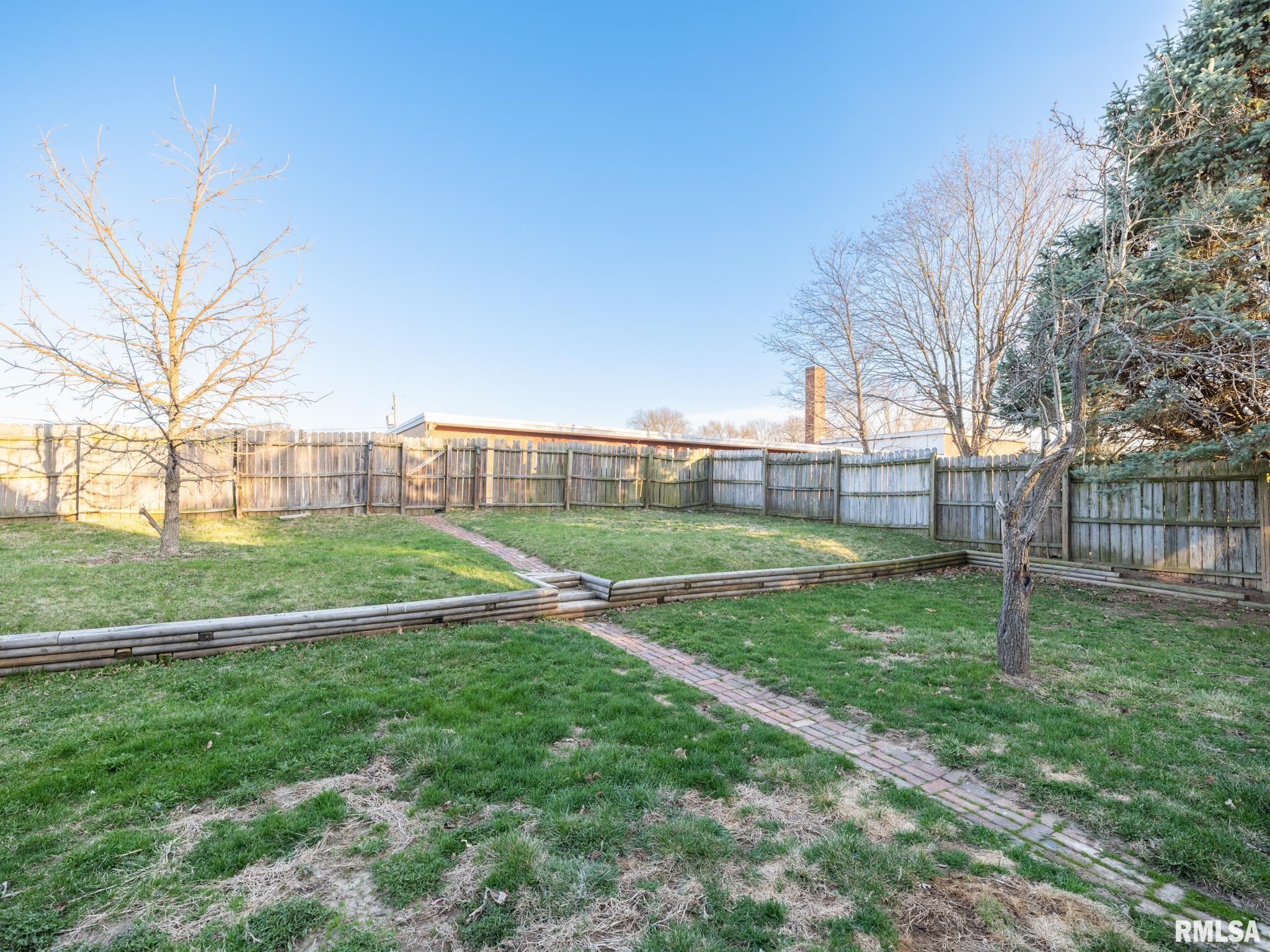 607 Pekin Avenue, East Peoria, Illinois image 50