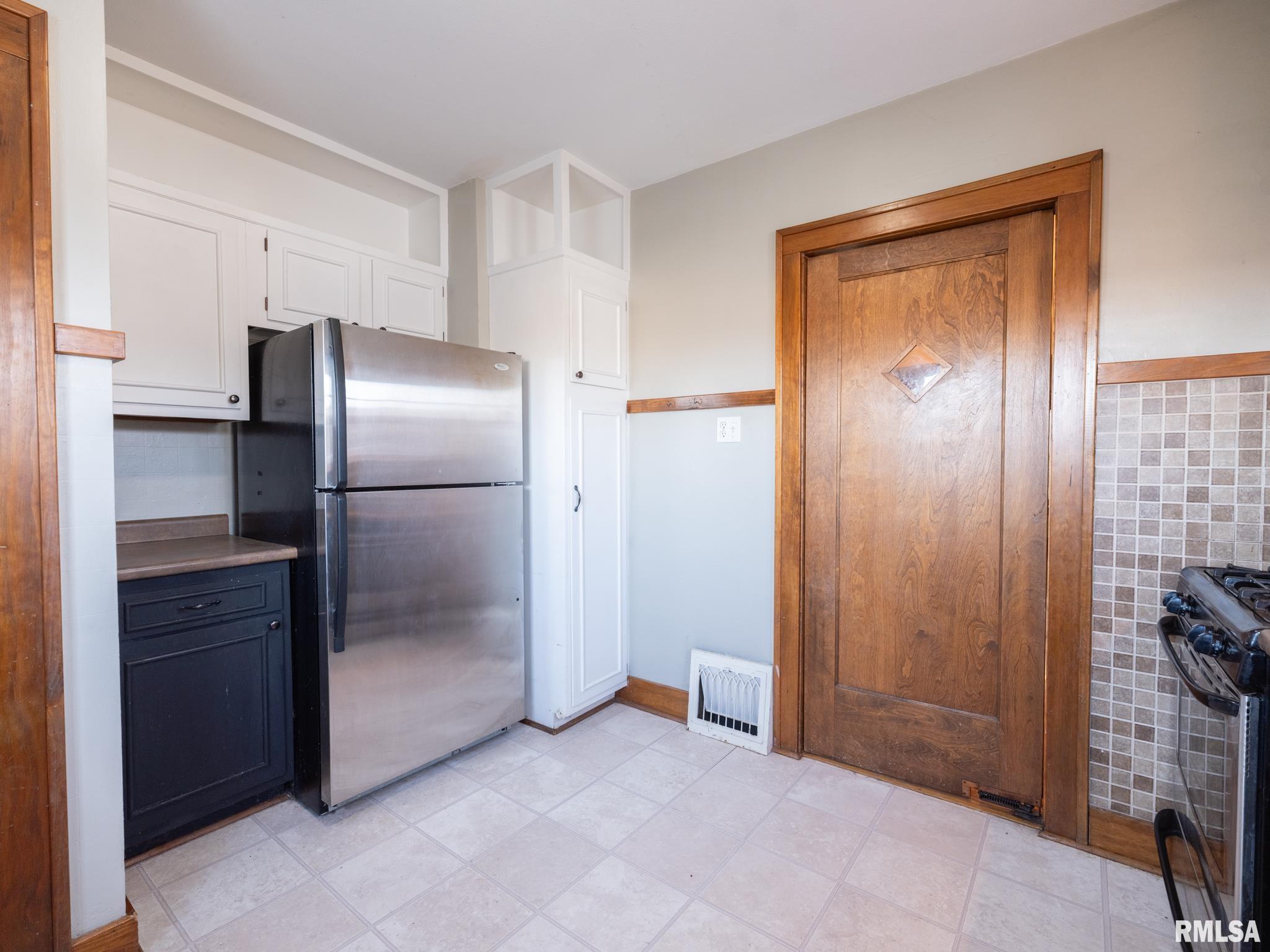 607 Pekin Avenue, East Peoria, Illinois image 17