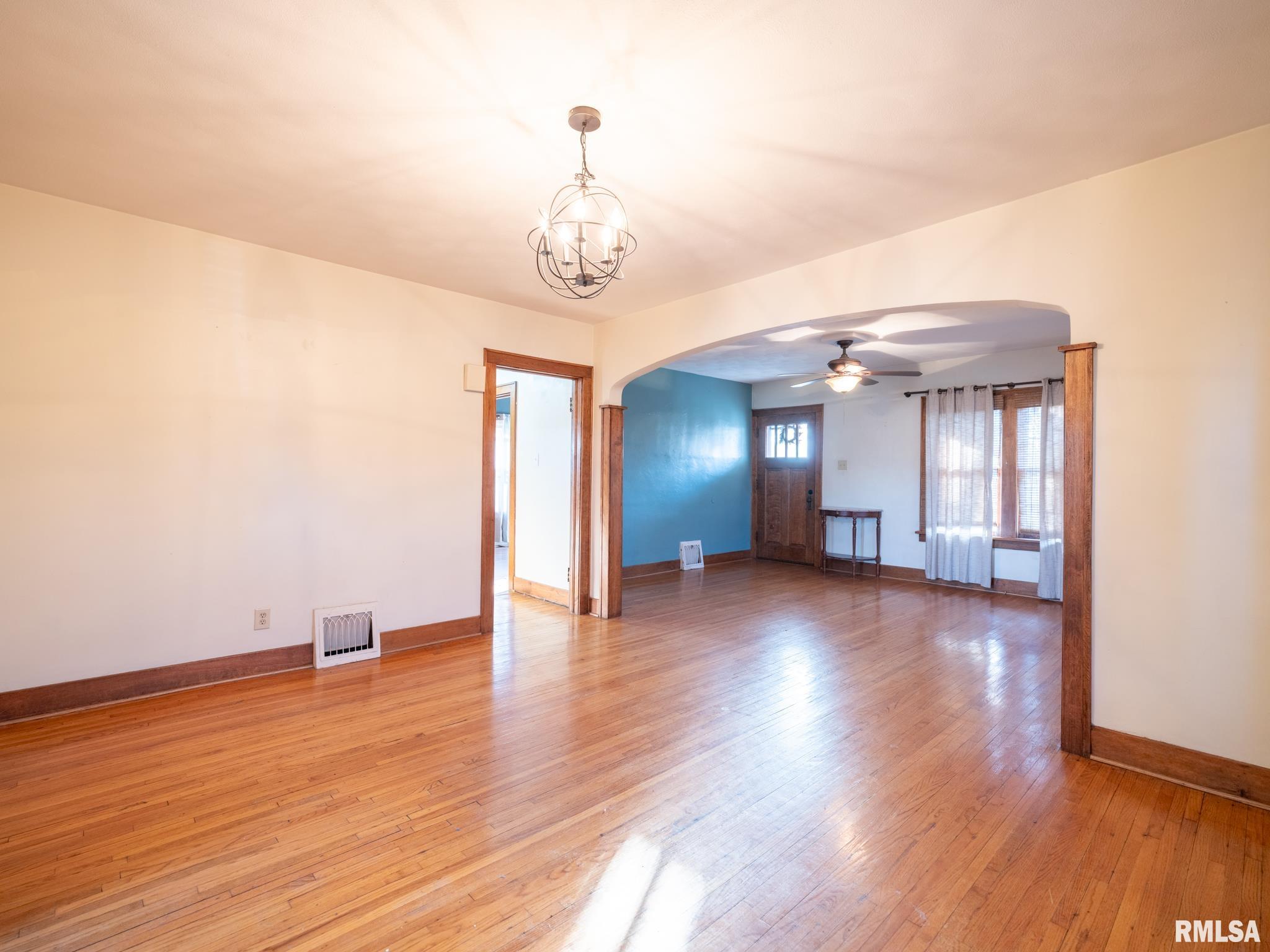 607 Pekin Avenue, East Peoria, Illinois image 7