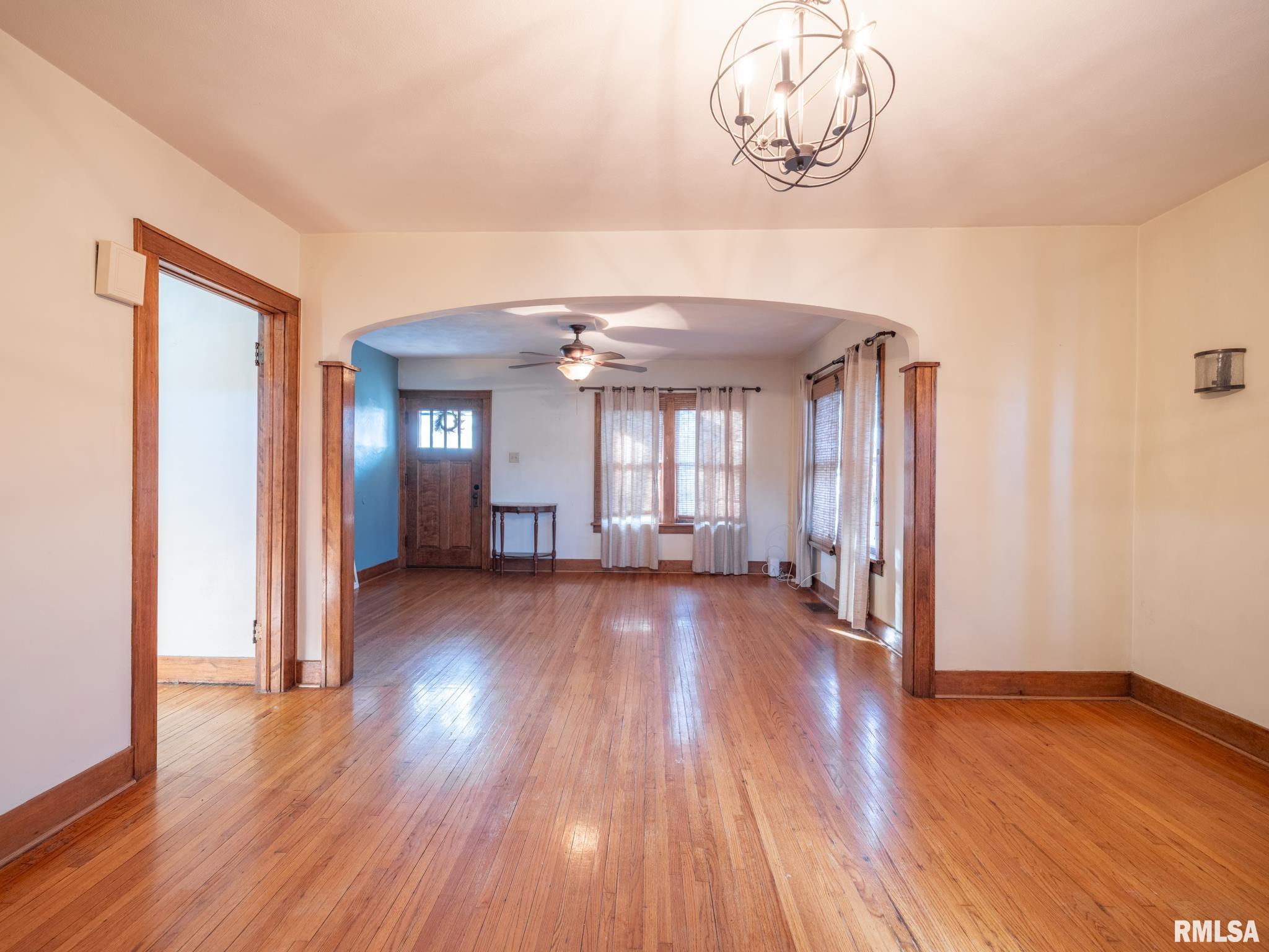 607 Pekin Avenue, East Peoria, Illinois image 9