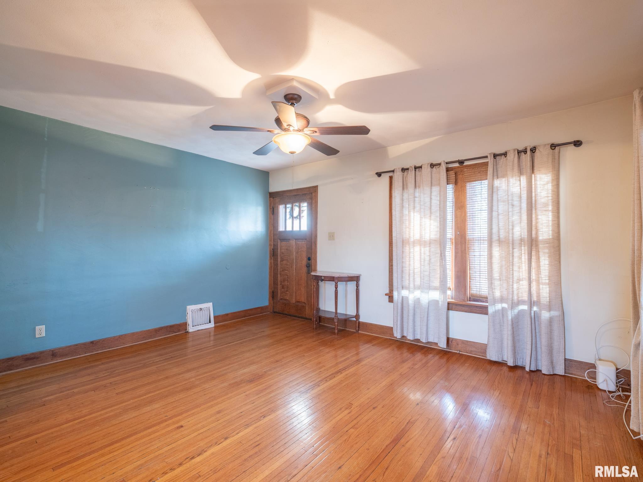 607 Pekin Avenue, East Peoria, Illinois image 4