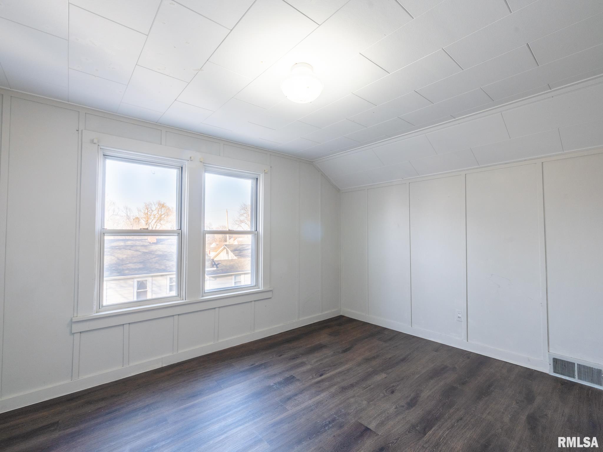 607 Pekin Avenue, East Peoria, Illinois image 38