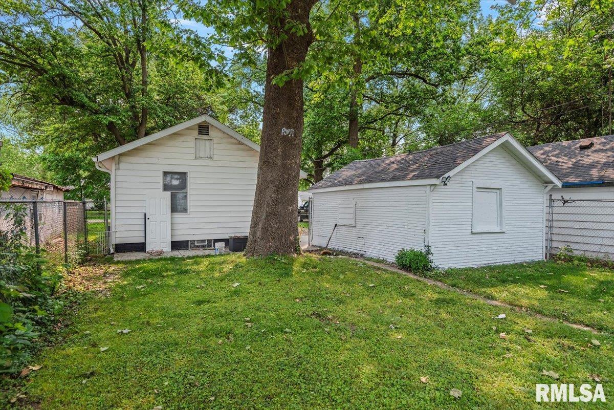 2705 S Walnut Street, Springfield, Illinois image 24