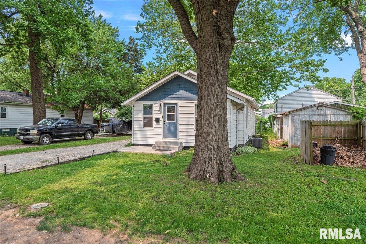 2705 S Walnut Street, Springfield, Illinois image 3