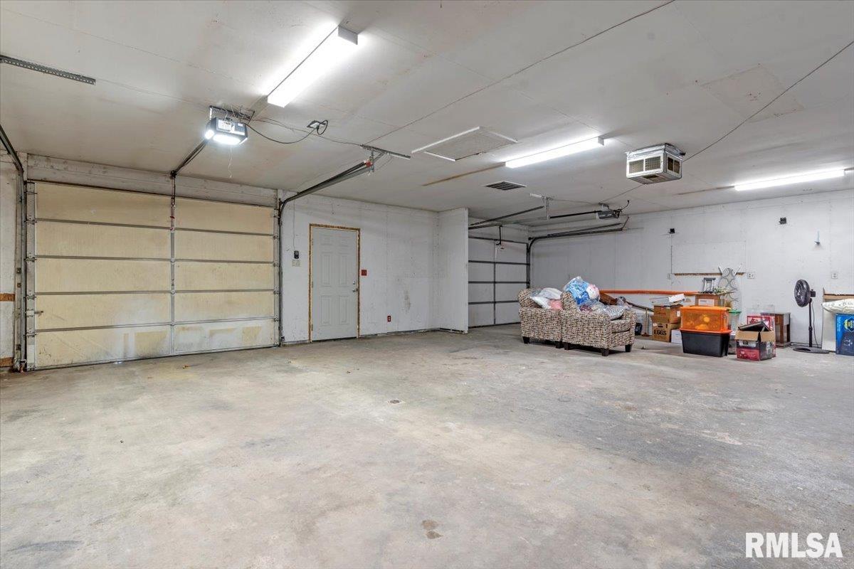 406 E Washington Street, Auburn, Illinois image 34