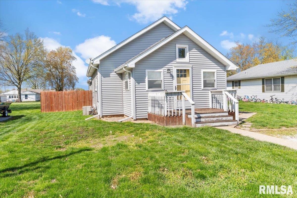 406 E Washington Street, Auburn, Illinois image 3