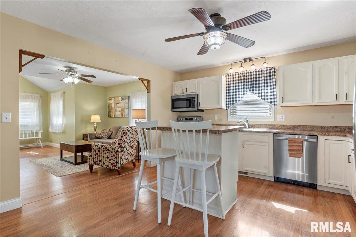 406 E Washington Street, Auburn, Illinois image 11