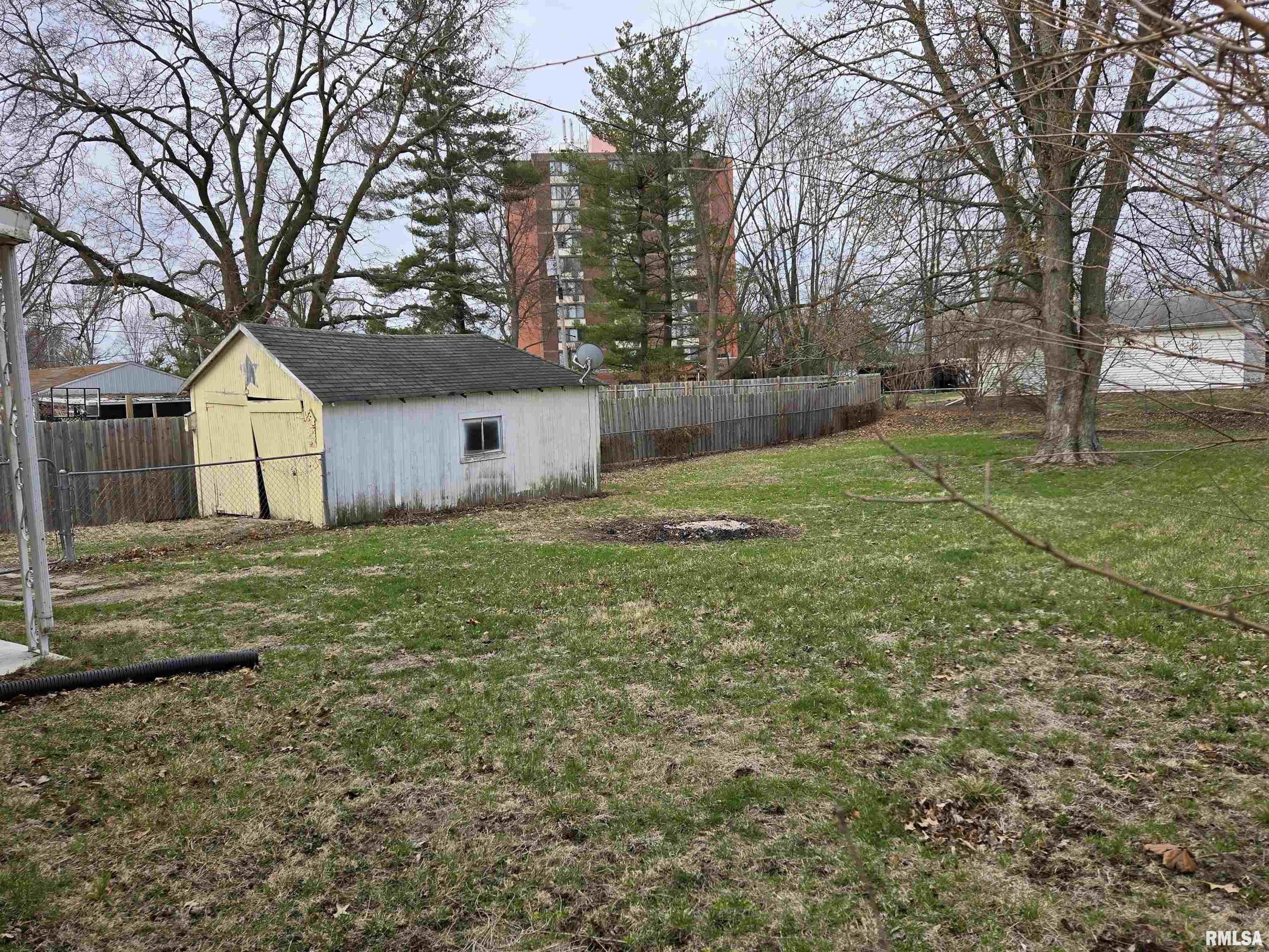 318 S Johnson Street, Macomb, Illinois image 6