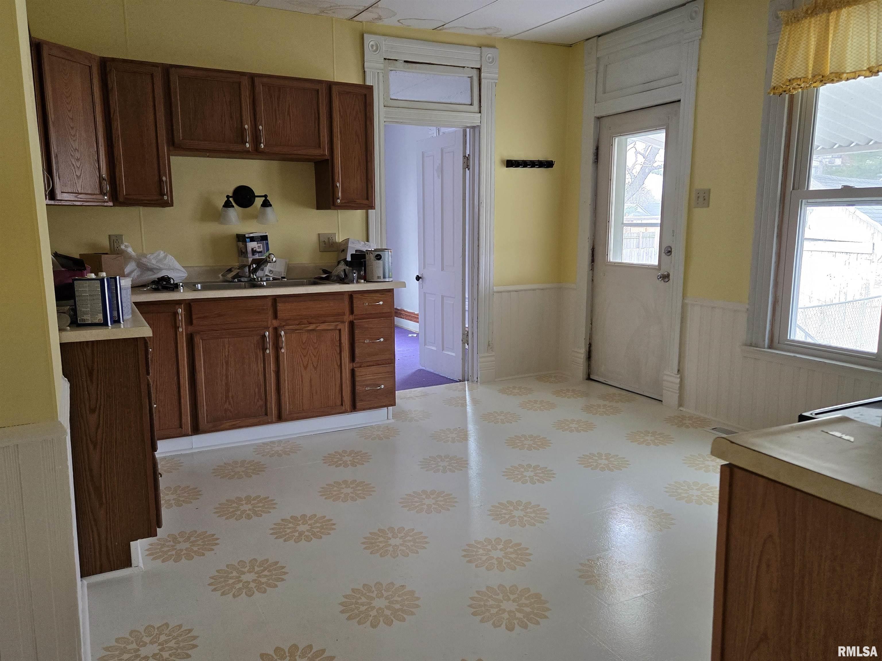 318 S Johnson Street, Macomb, Illinois image 4
