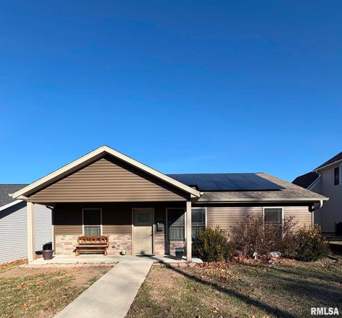 Homes For Sale - 2035 Chestnut Street<br/> Adams County, Quincy, IL 62301