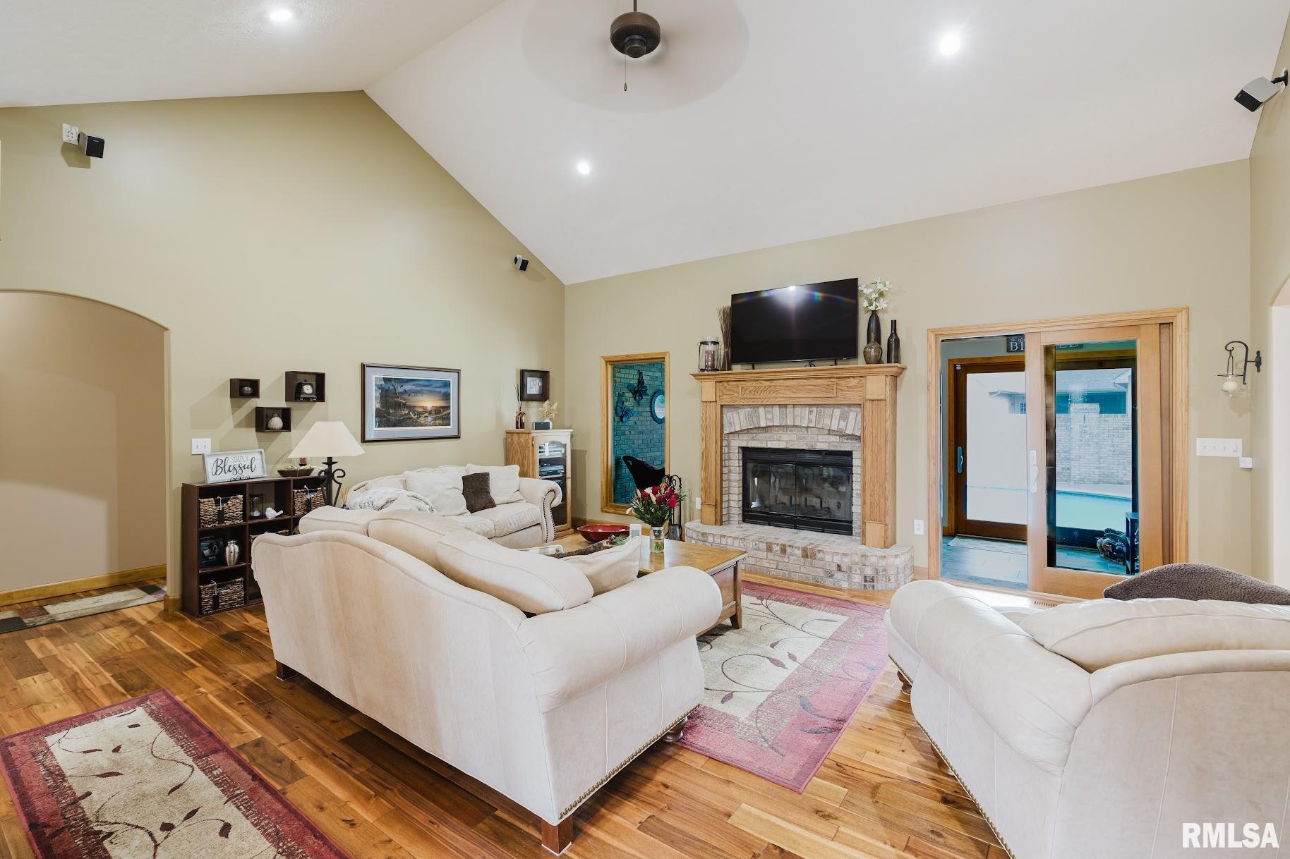 2200 Brentwood Drive, Marion, Illinois image 10