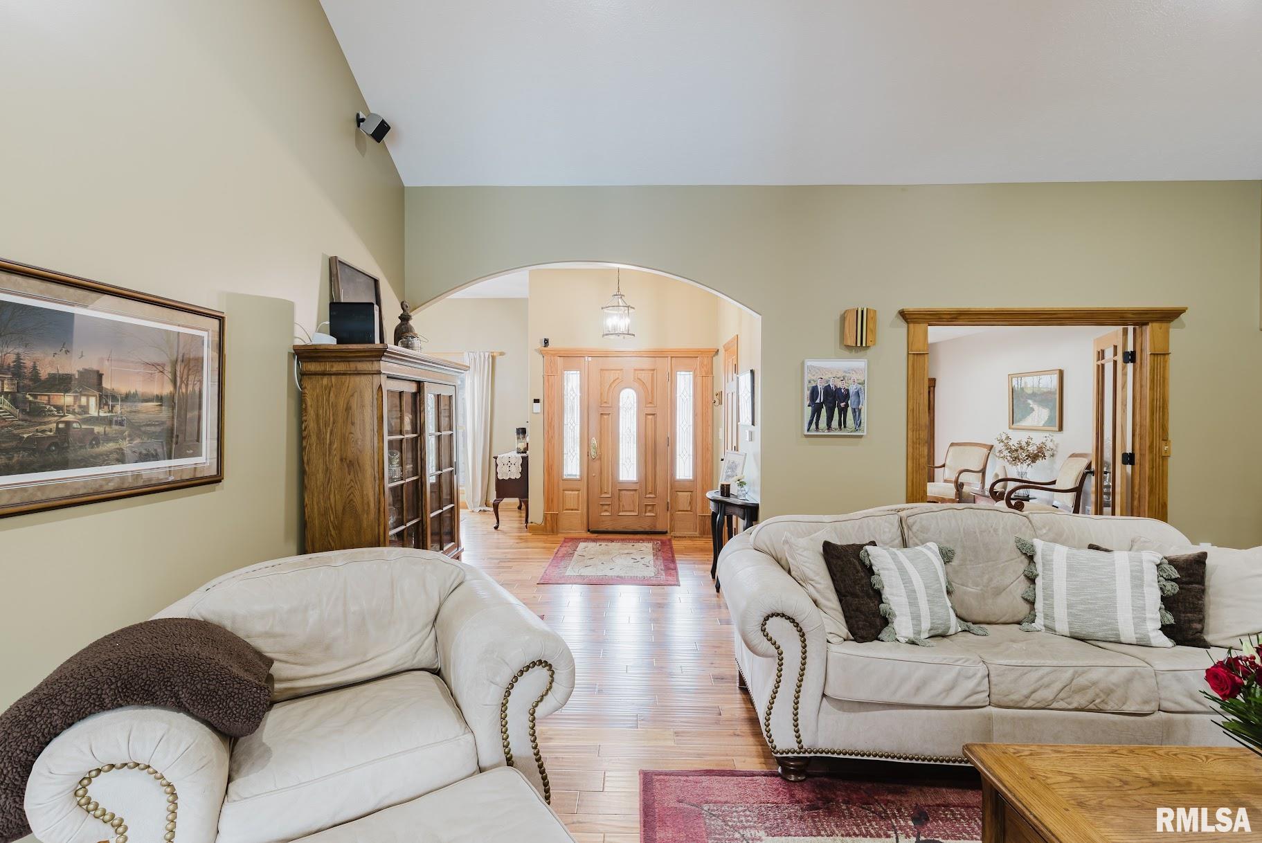 2200 Brentwood Drive, Marion, Illinois image 6