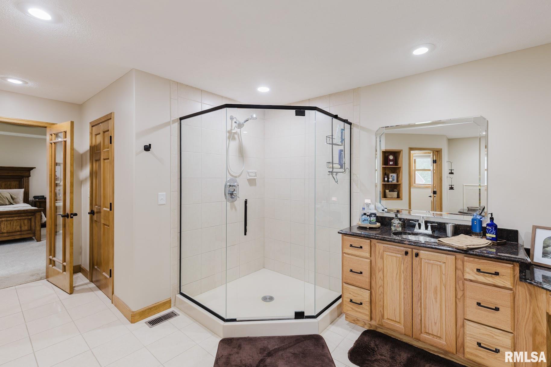 2200 Brentwood Drive, Marion, Illinois image 27
