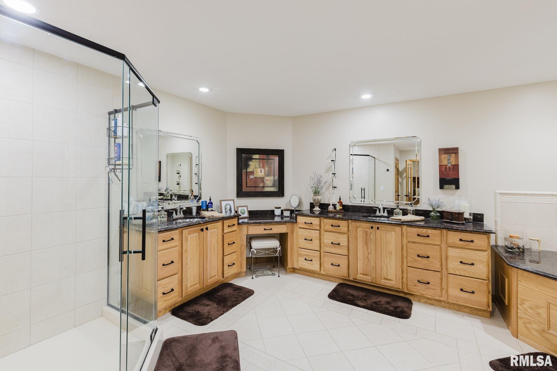 2200 Brentwood Drive, Marion, Illinois image 26