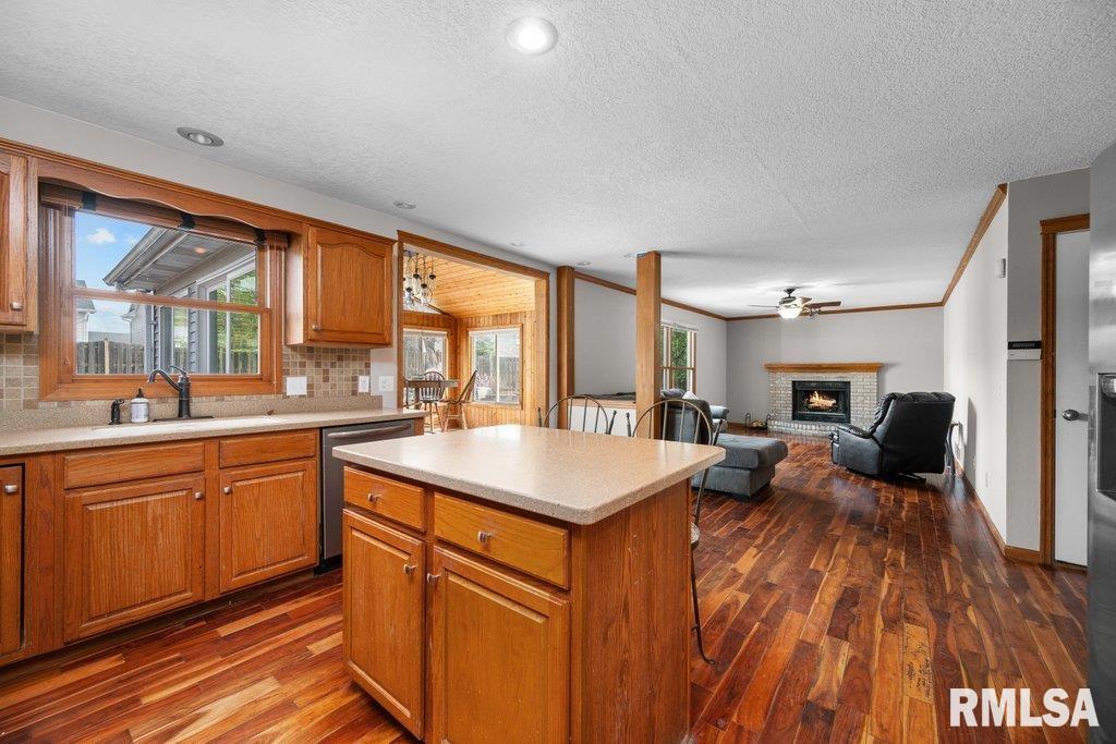 4622 E 49th Court, Davenport, Iowa image 3