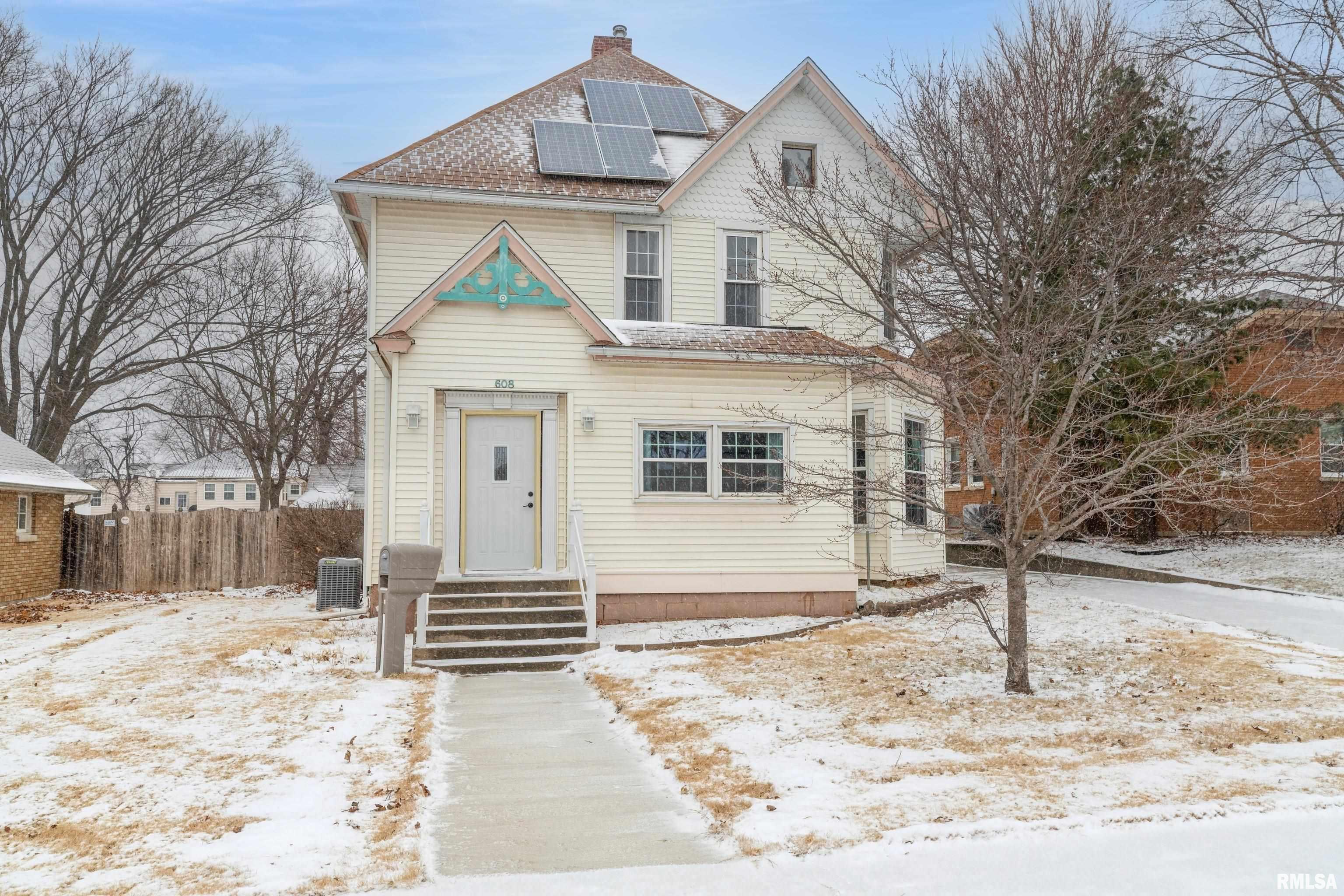 608 11th Street, De Witt, Iowa image 1