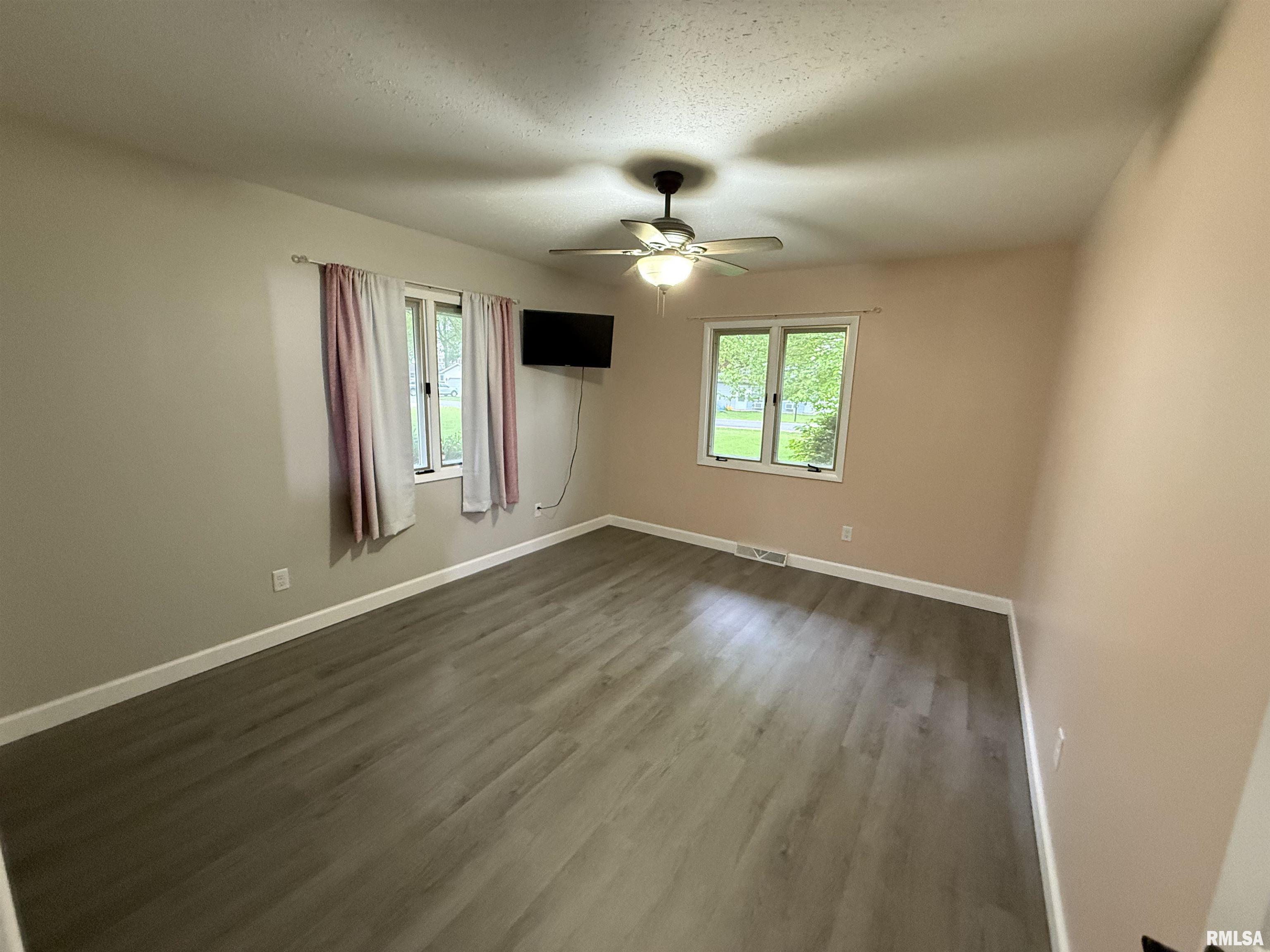 1352 N Lawrence Avenue, Taylorville, Illinois image 36