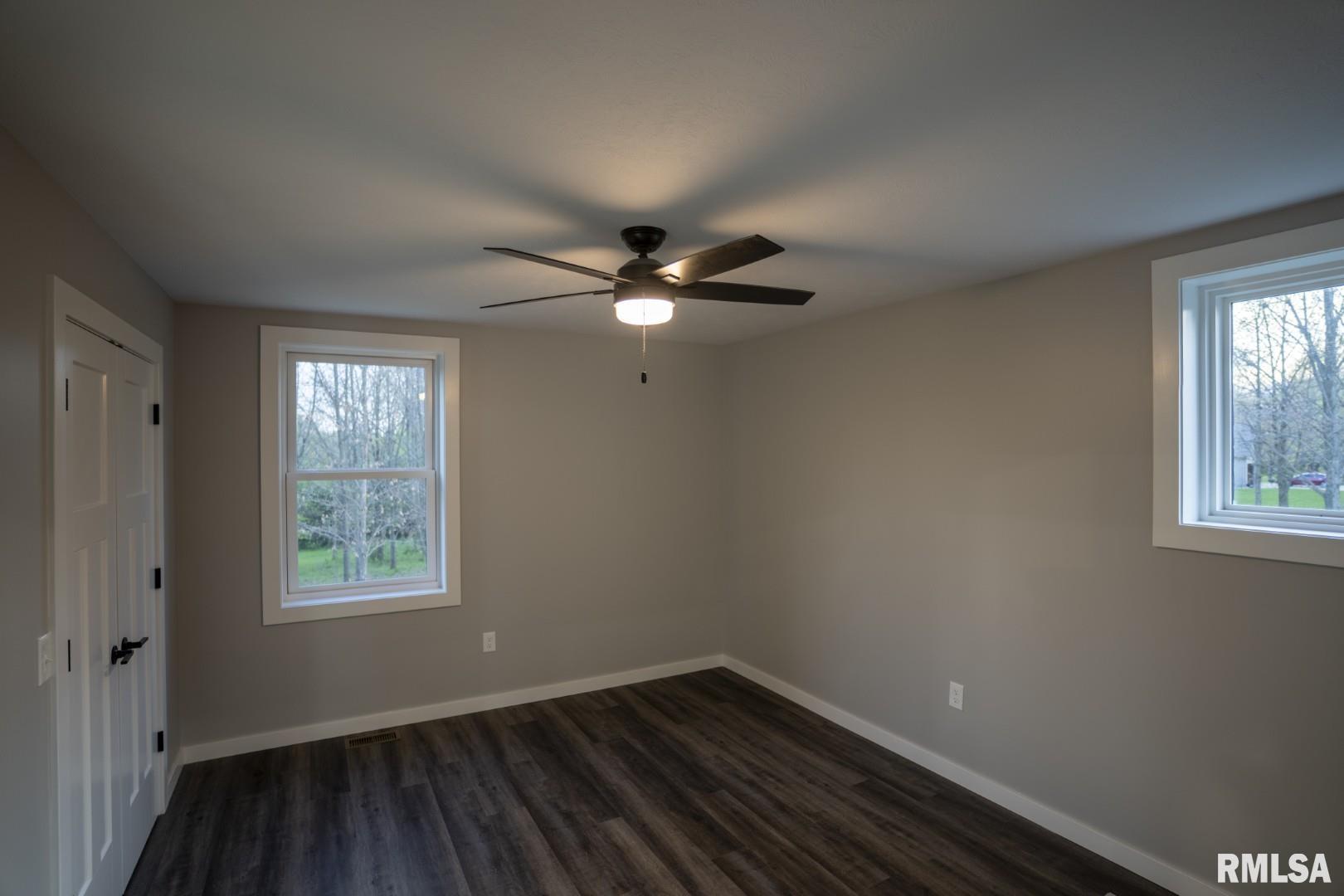 1865 Gravel Springs Circle, Jacksonville, Illinois image 3