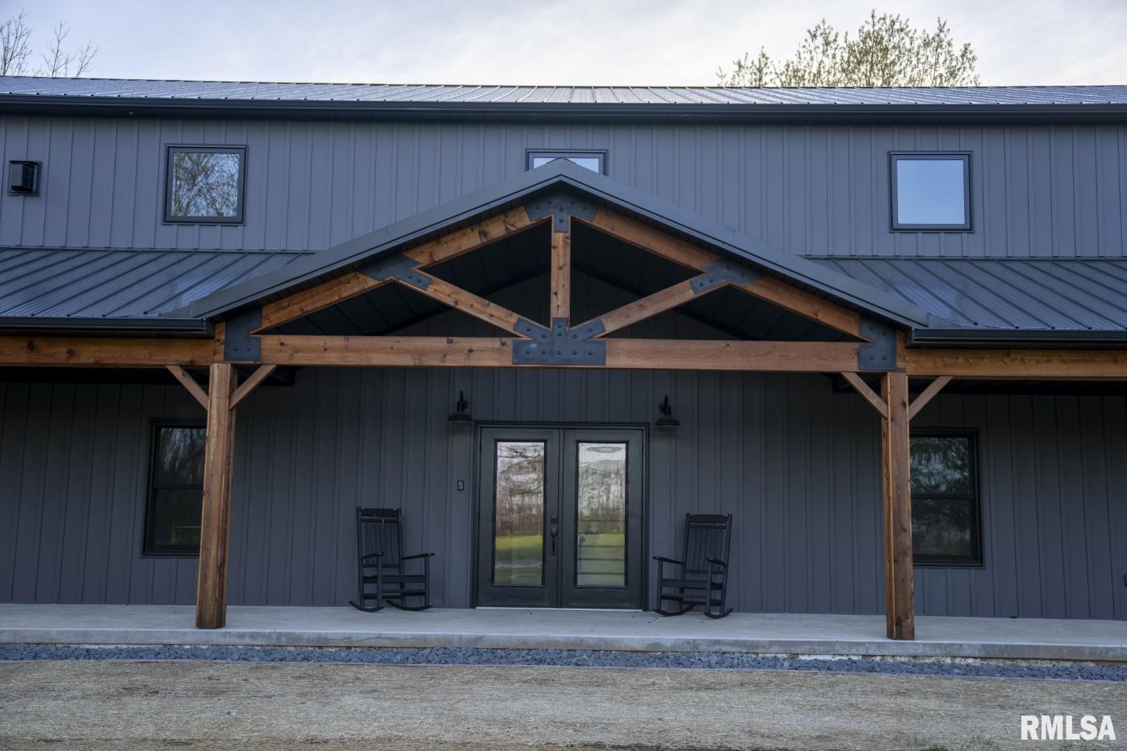 1865 Gravel Springs Circle, Jacksonville, Illinois image 1