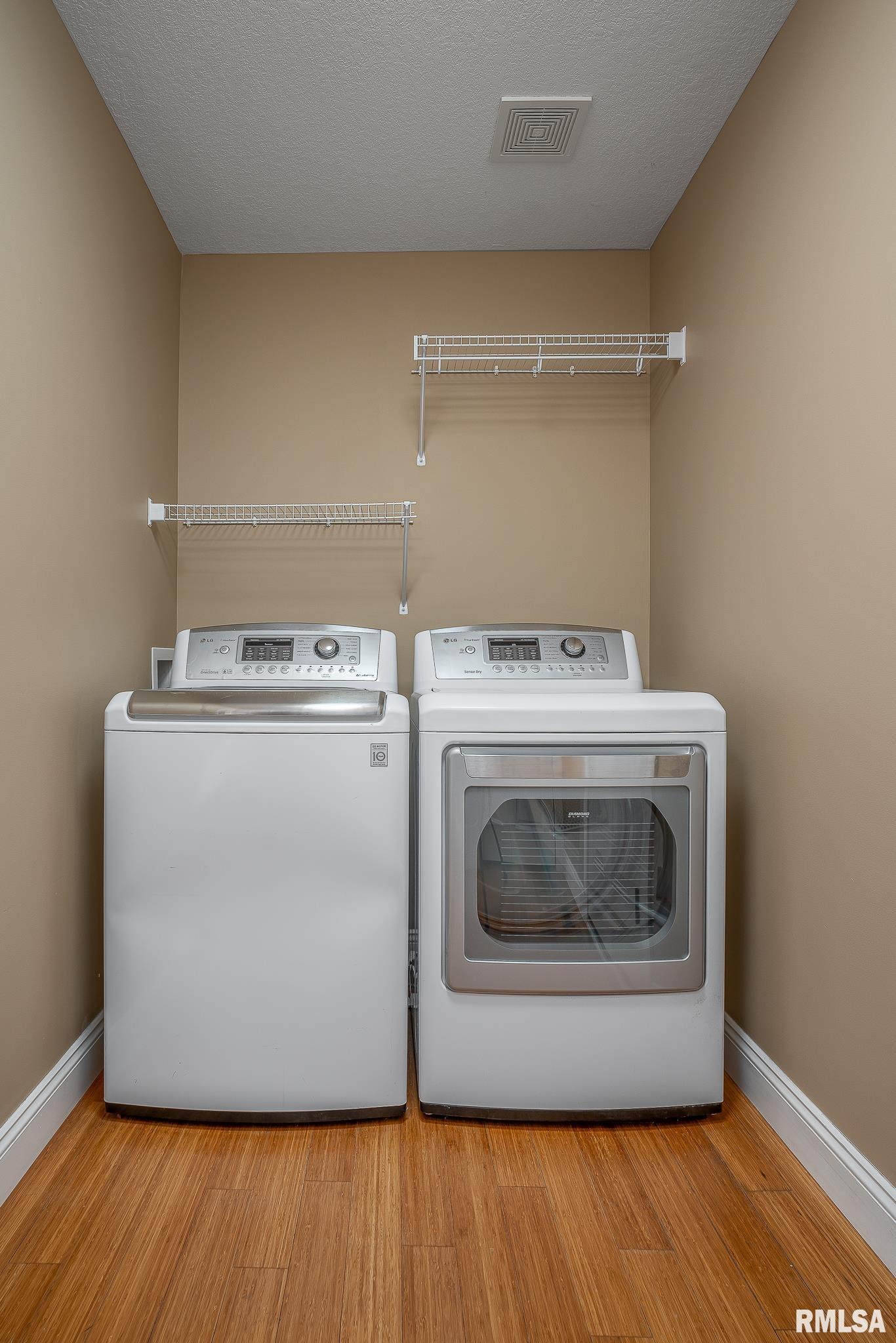 3233 Somerset Drive, Bettendorf, Iowa image 11