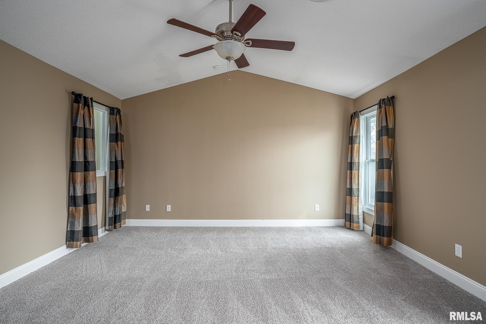 3233 Somerset Drive, Bettendorf, Iowa image 12