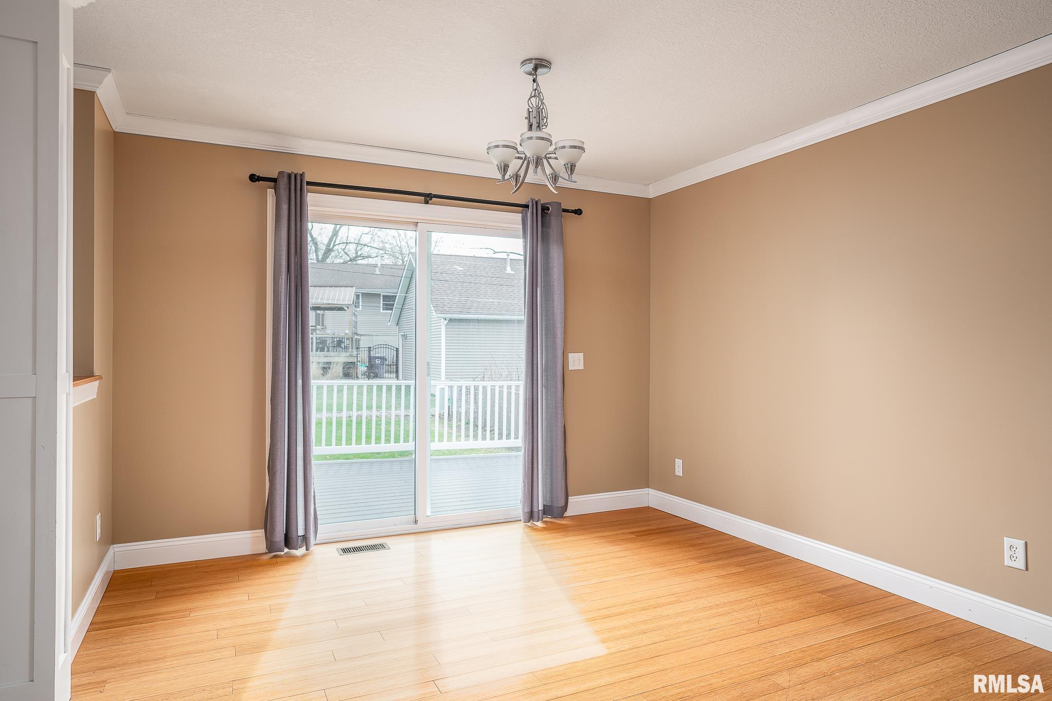 3233 Somerset Drive, Bettendorf, Iowa image 6